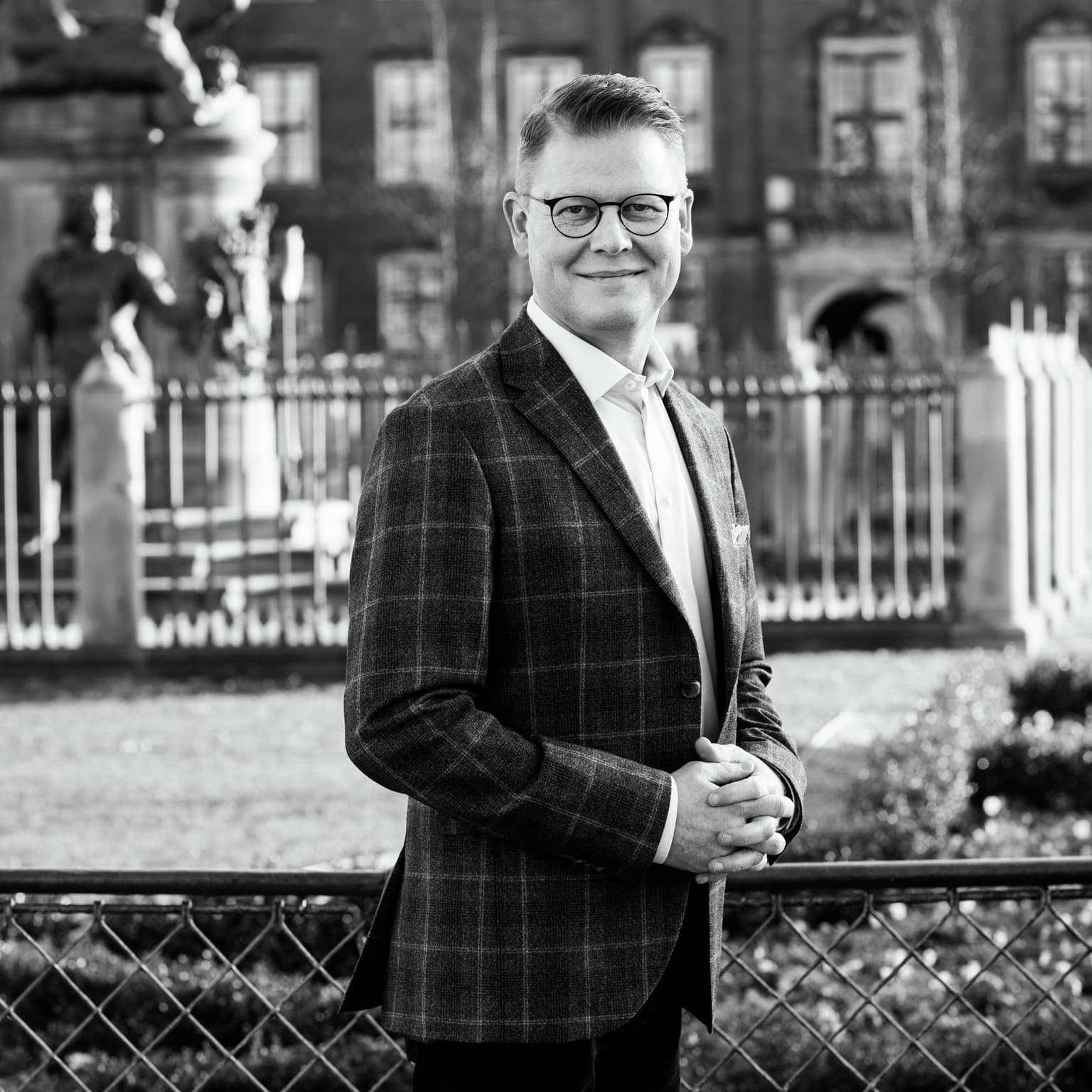 Ledelse med Louise Orbesen #16: Lars blev fyret som leder. Hvad der ventede ham, var en vild rutsjebanetur artwork
