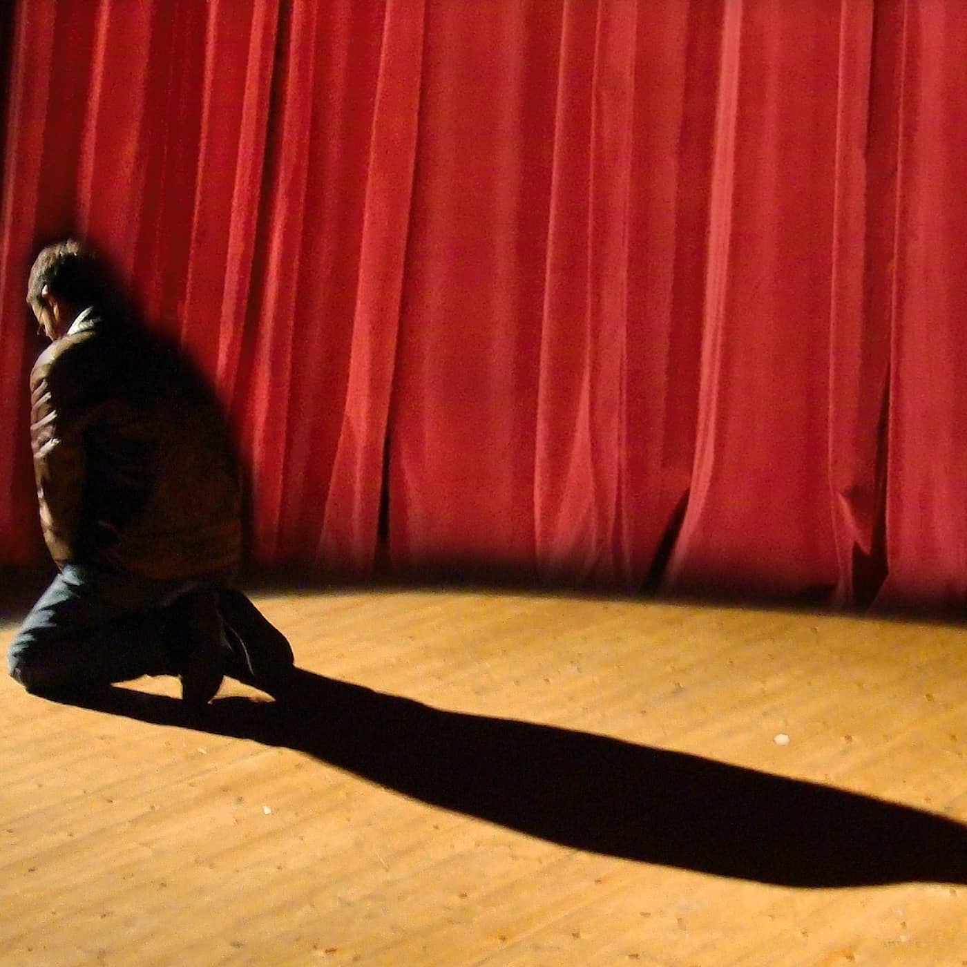 Teaterläraren och favoritpojkarna (R) artwork