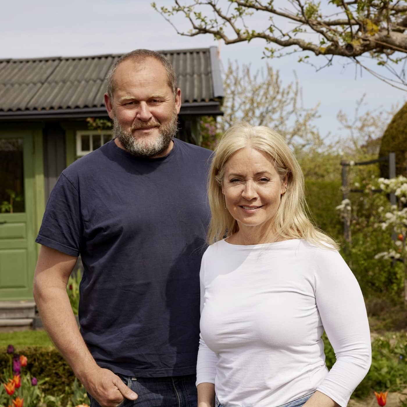 Pernilla fokuserar på smaken och John på tomatdjungeln artwork