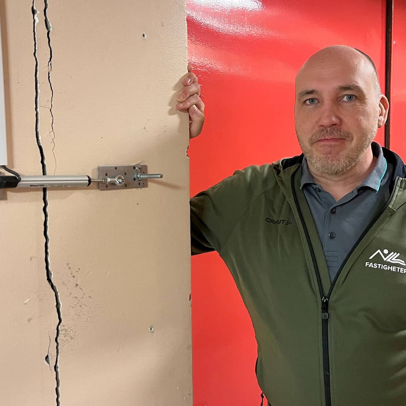 Kiruna skakar och spricker: Sjukhuset glider isär snabbare än väntat artwork