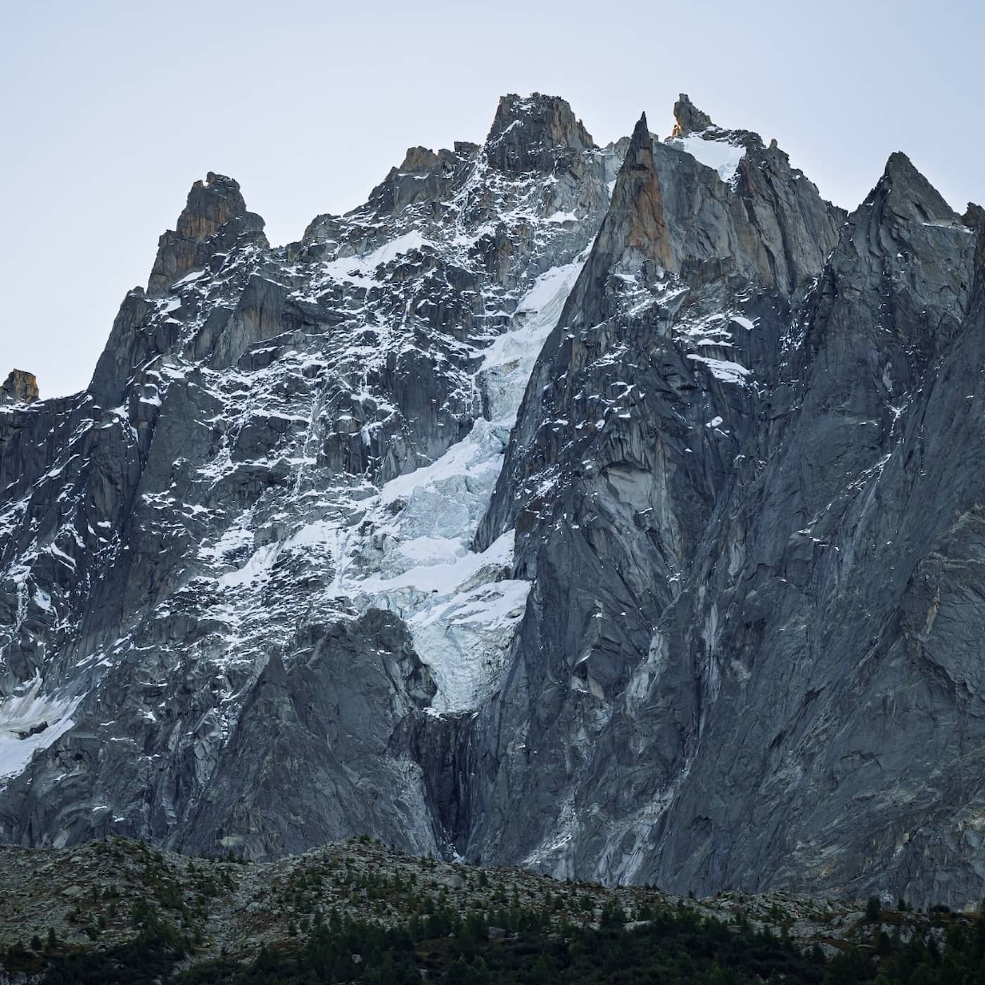 Begravningar och böner markerar glaciärernas försvinnande artwork