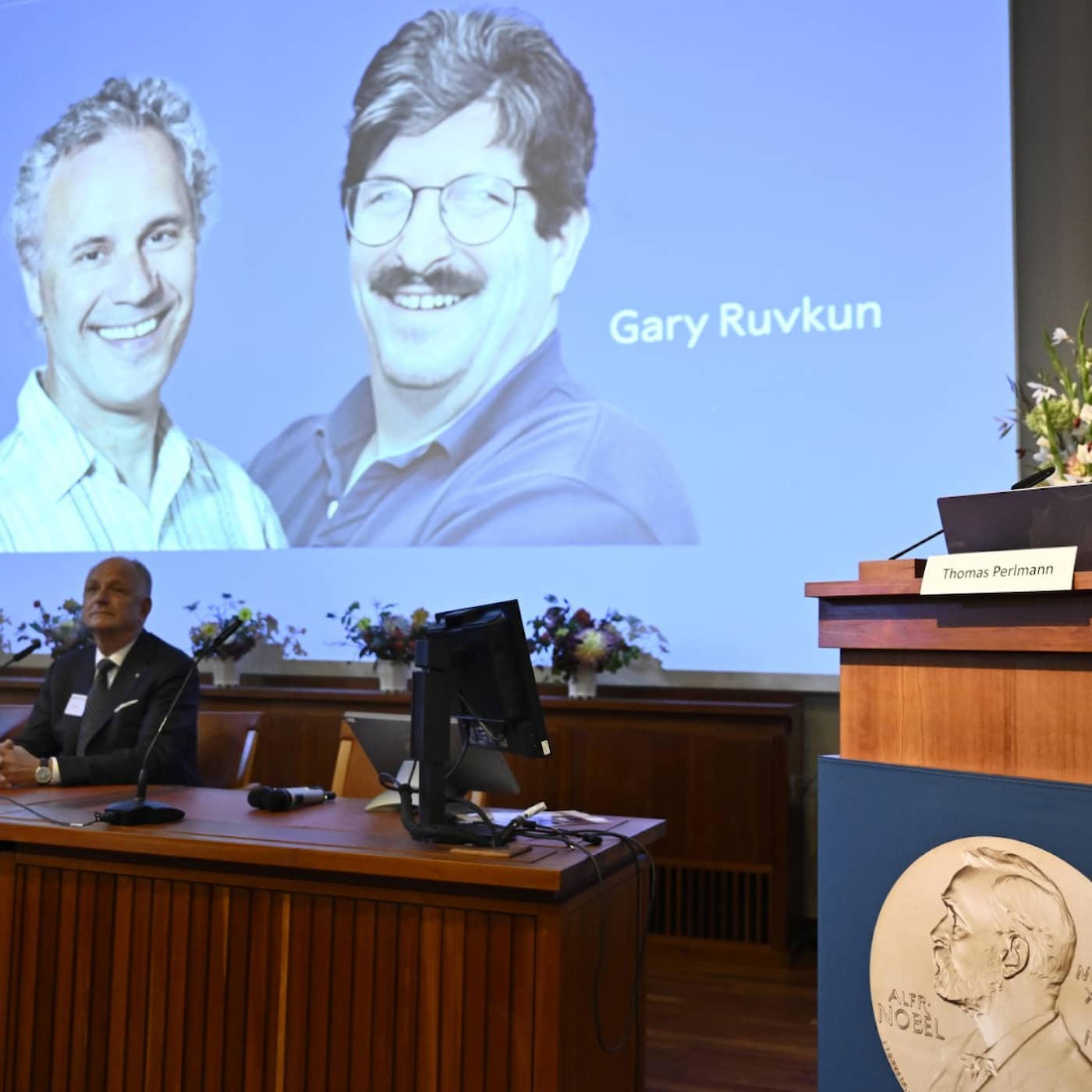 De får Nobelpriset i medicin 2024 – för mikroRNA artwork