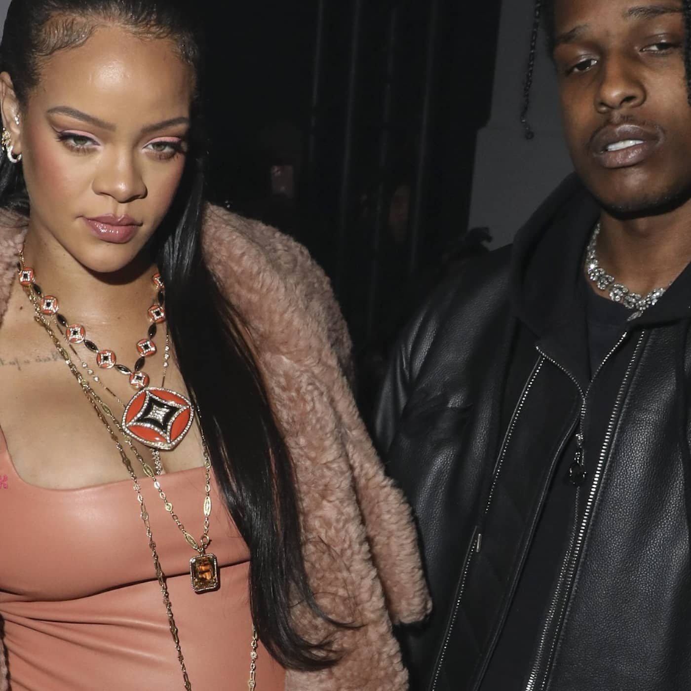 Snygg och sexig som gravid – hur Rihanna (och andra kända kvinnor) skapat nytt mode av modersrollen artwork