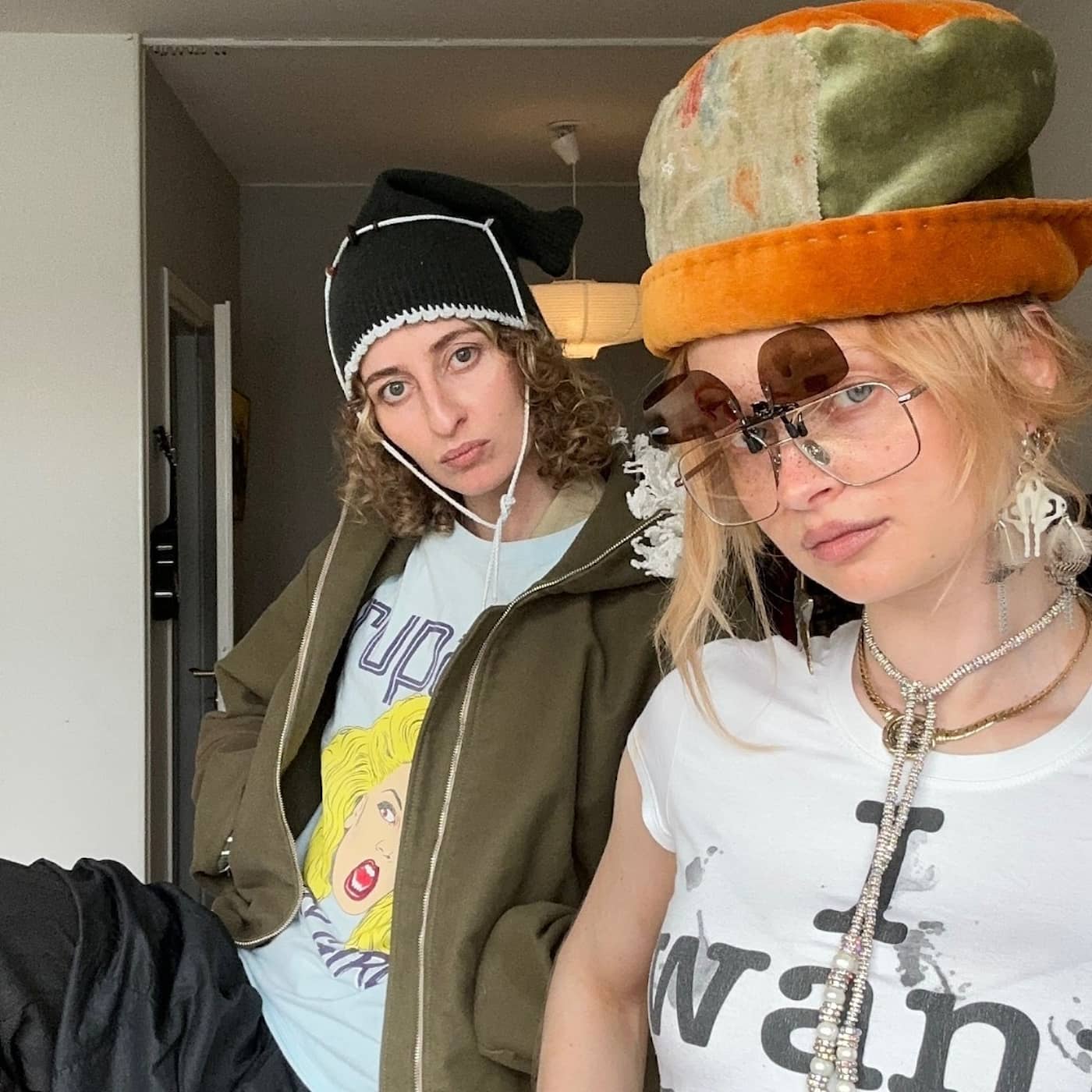 Rensa garderoben och kör symaskinspedalen i botten – DIY-modet som ger nytt liv åt gamla plagg artwork