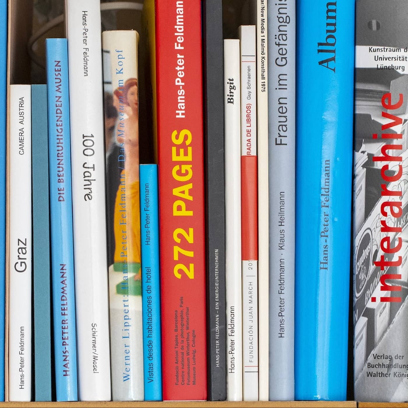 Boken som moderiktig accessoar – en nygammal trend artwork