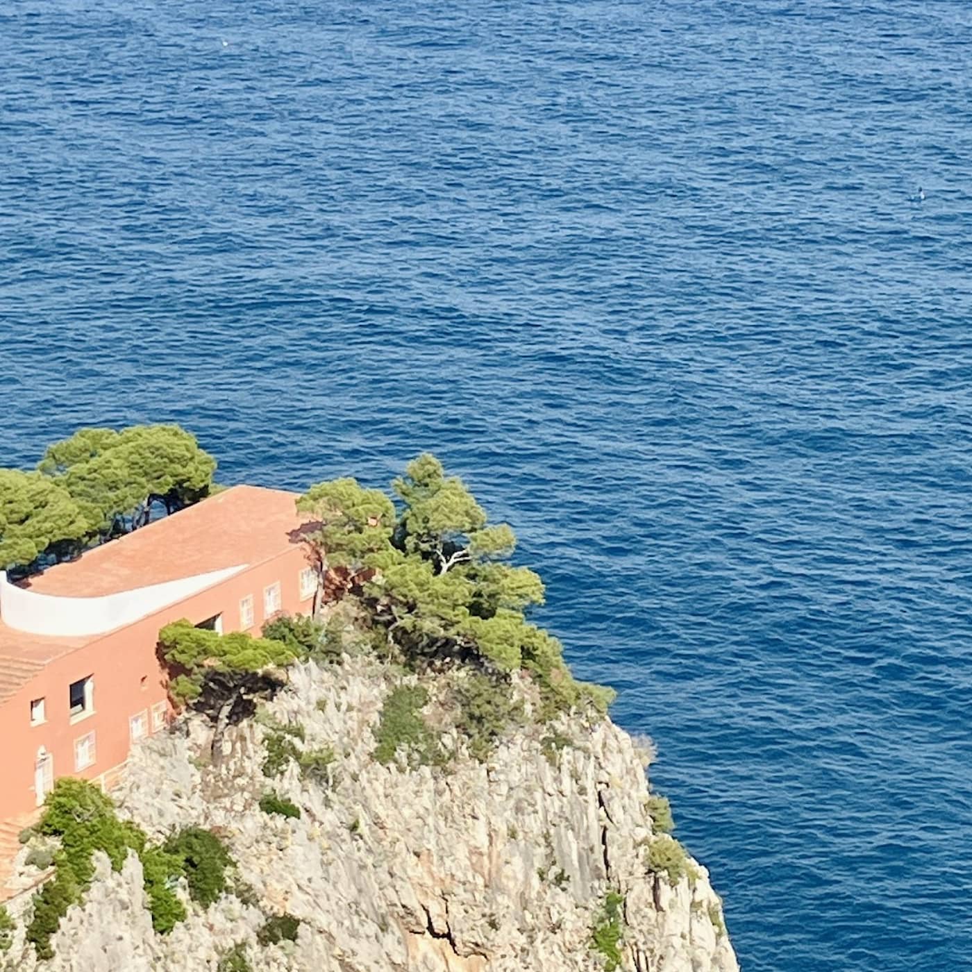 Capri – excentrikernas, modeskaparnas och filmstjärnornas mytomspunna ö | Del 1 artwork