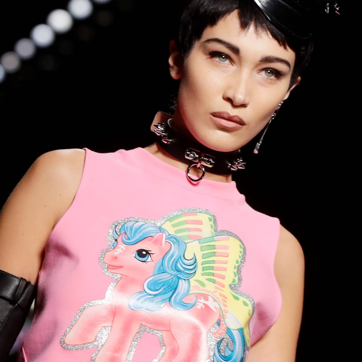 Moschino – humoristiskt antimode på modet igen artwork
