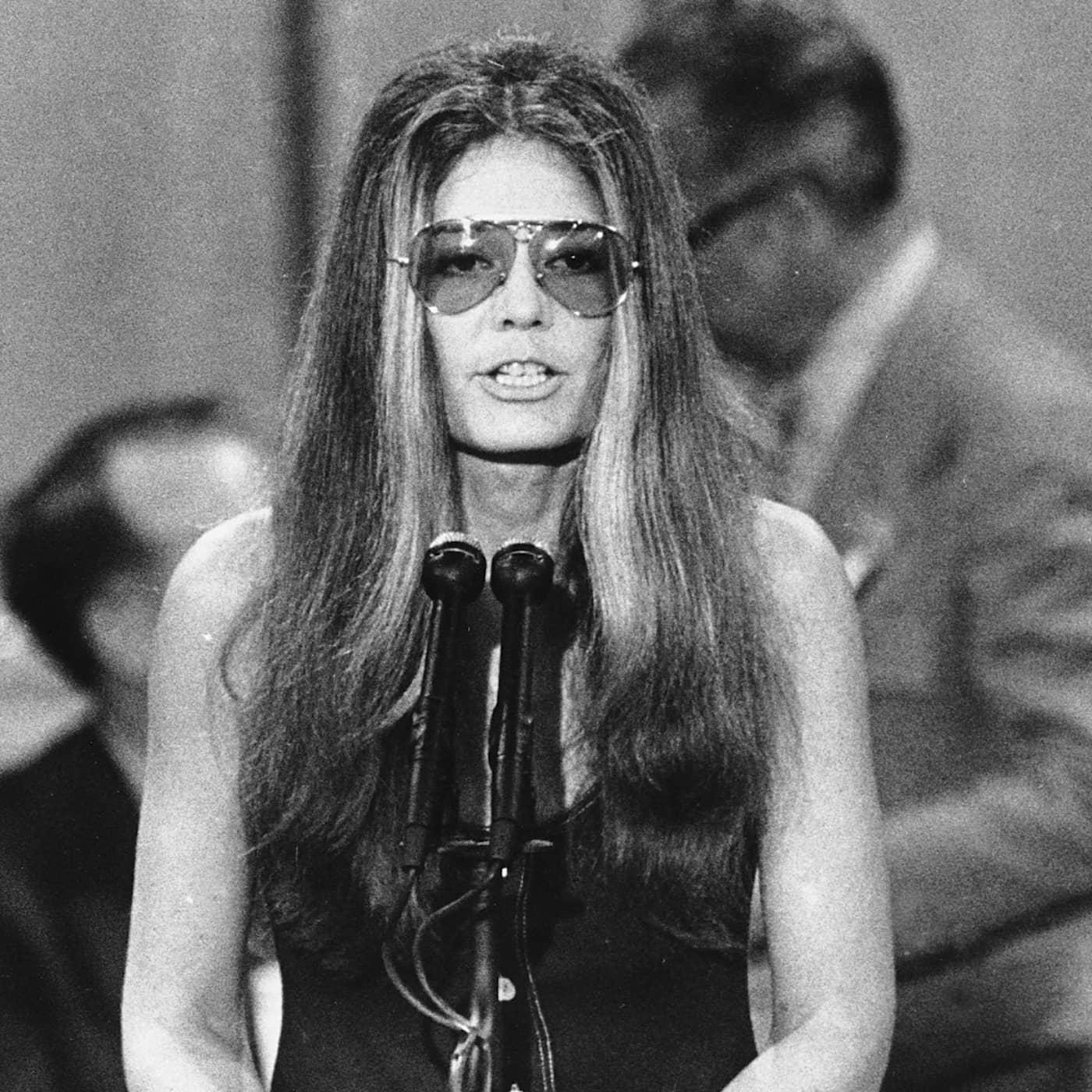 Gloria Steinem – en modern Wonder Woman i pilotbrillor artwork
