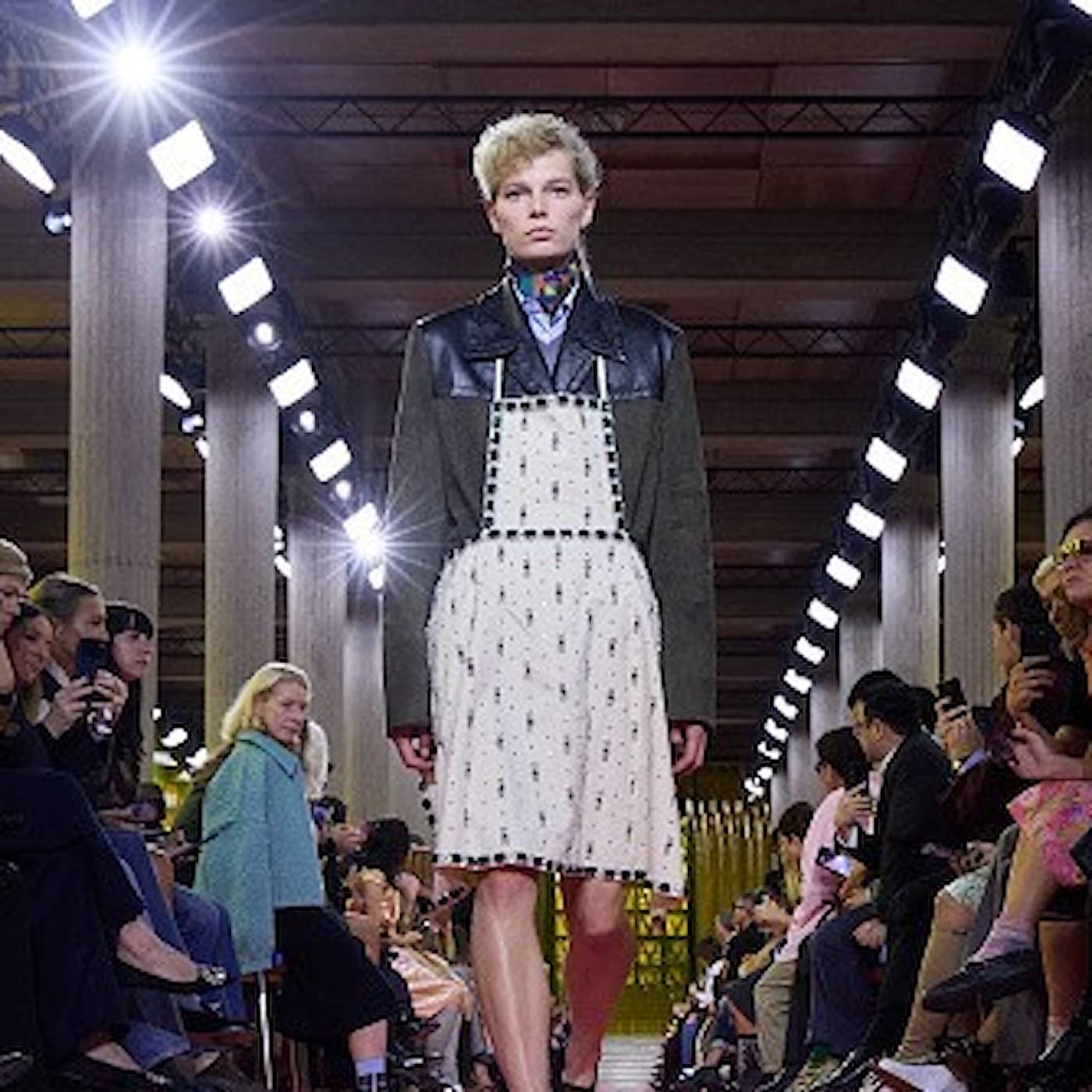Förklädet – traditionell kvinnofälla eller trendig couture? artwork