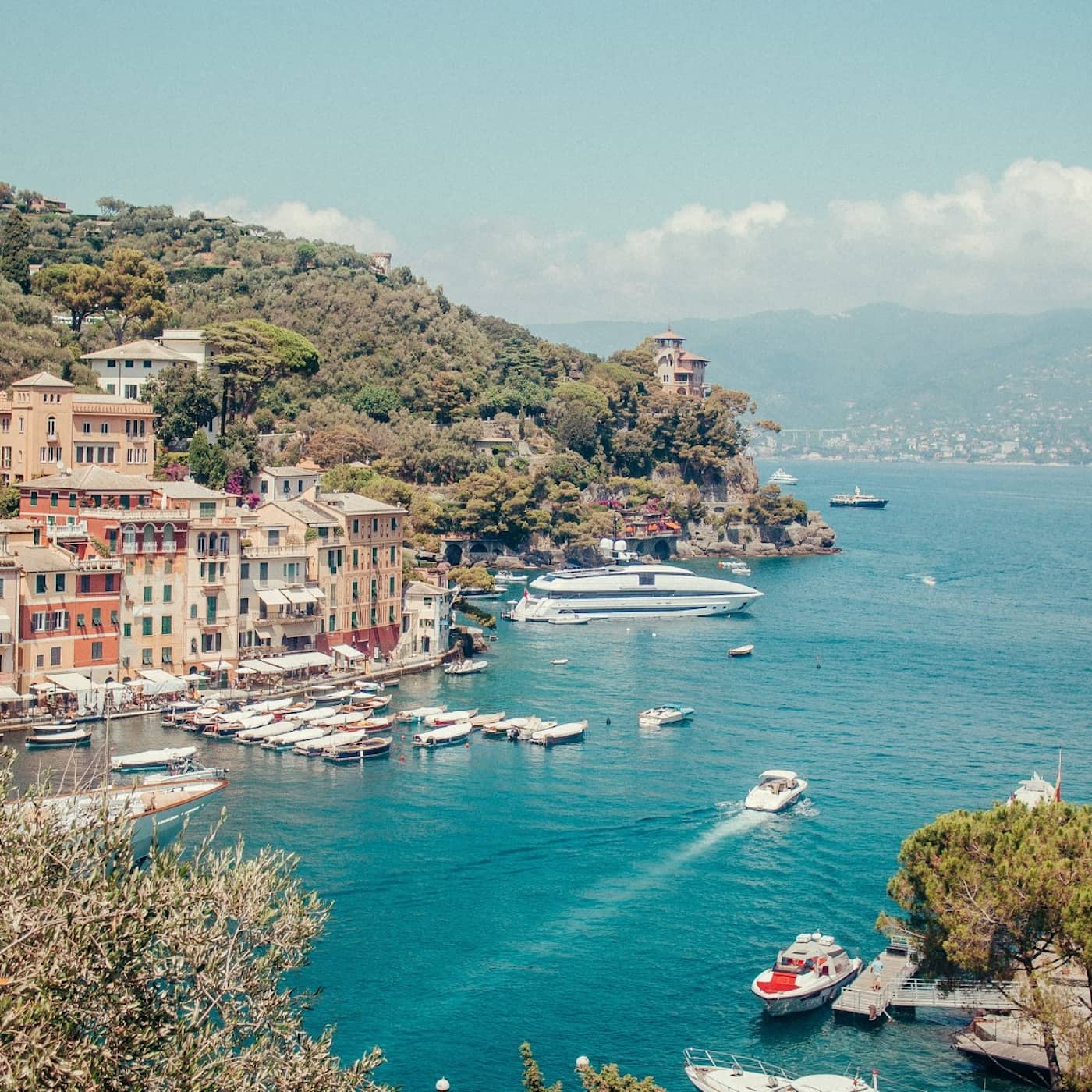 Portofino, Capri och Taormina – hur blev de stilbildande semesterorter, egentligen? artwork