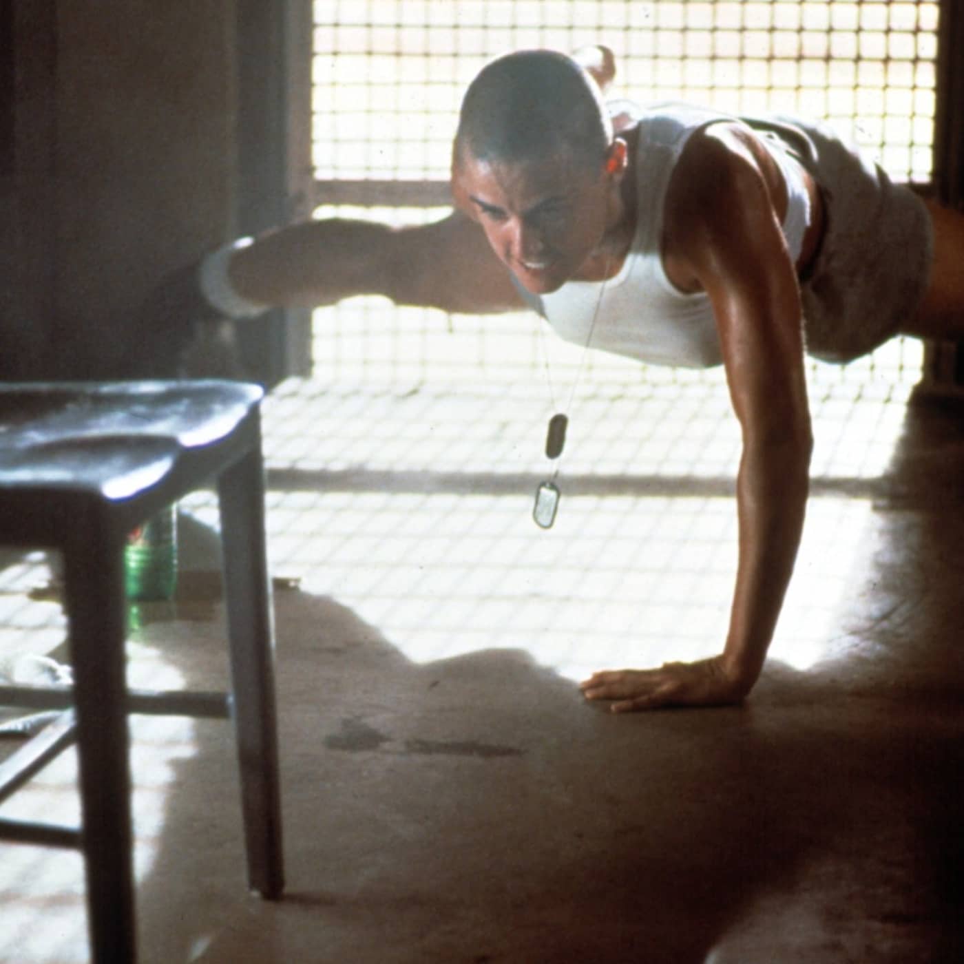G.I. Jane – filmen som satte fokus på det rakade kvinnohuvudet artwork