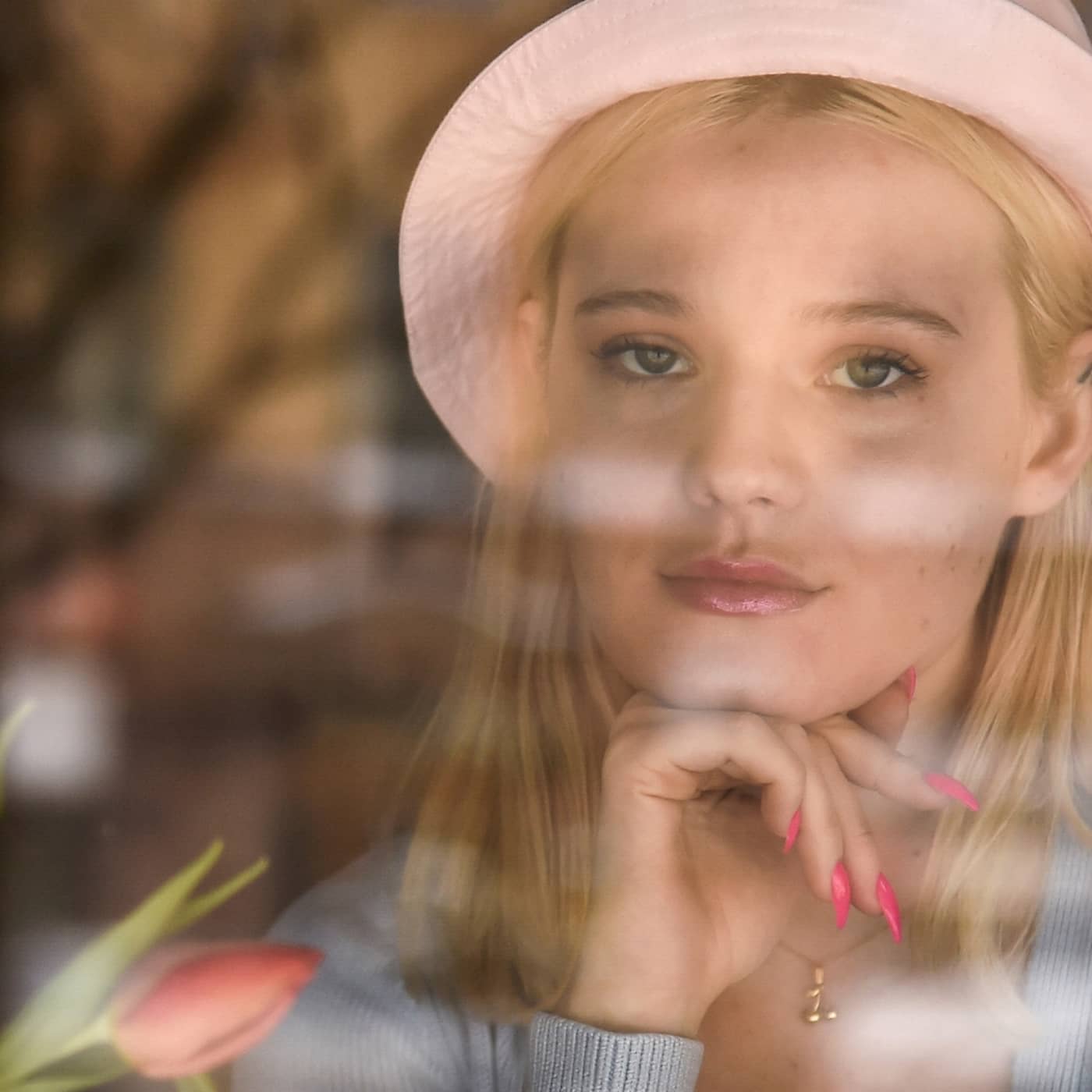 Den stora digitala spegelsalen – fem historier om samtida fenomen på Instagram artwork