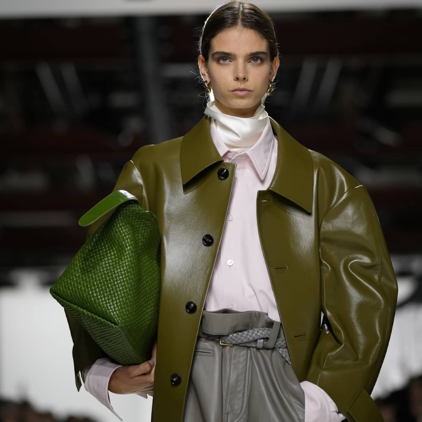 Den flärdfulla flätningen som blev framgångsrik föregångare till ”quiet luxury”– Bottega Veneta artwork