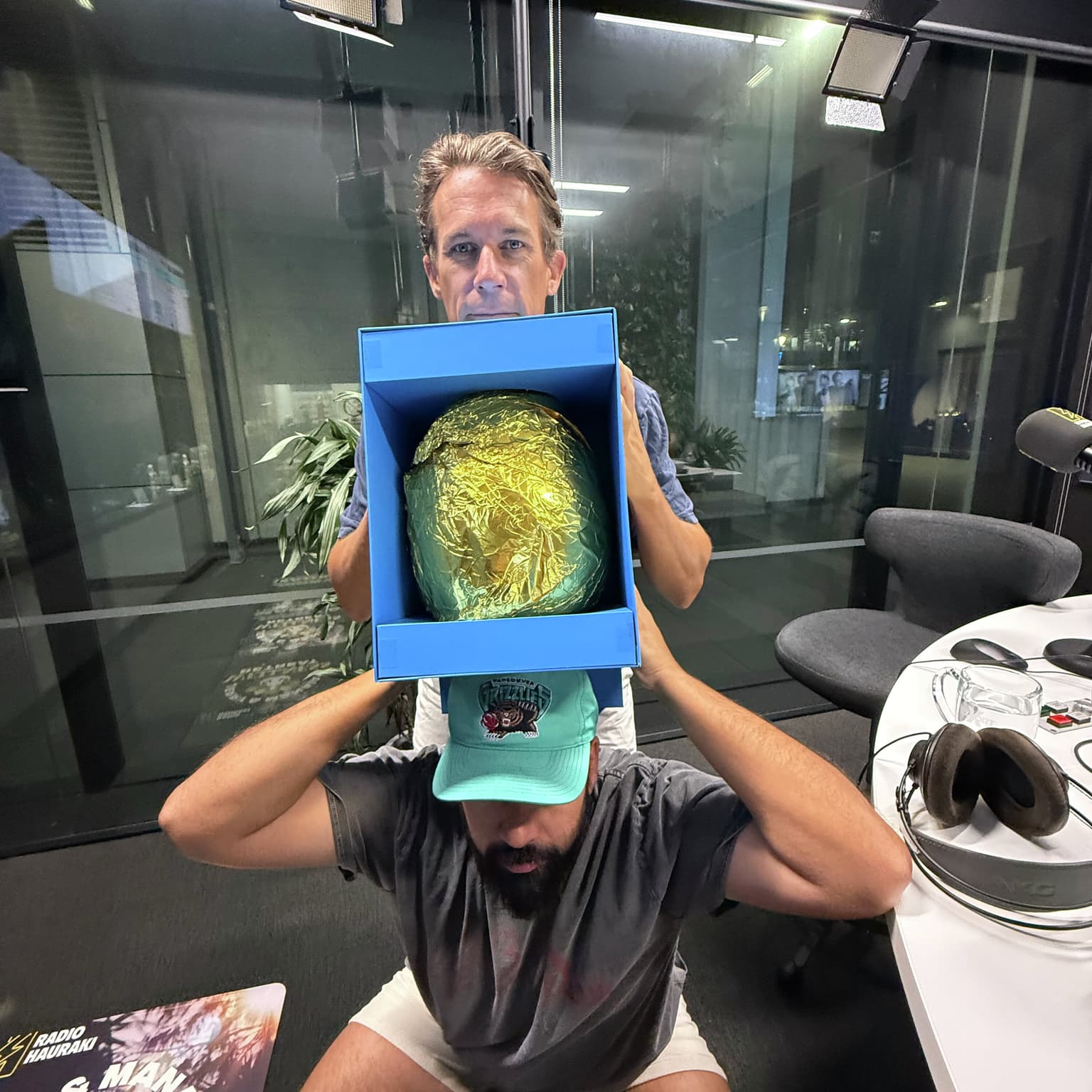 📻1.2KG of Chocolate vs Jerry and Manaia - The Radio Show artwork