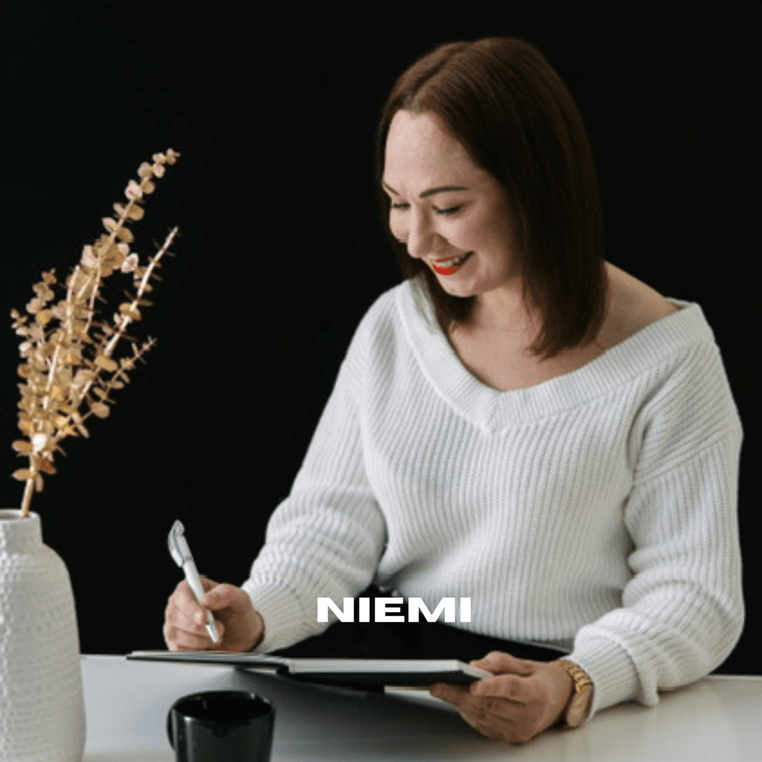 401. Sosiaalialan taidoilla diilien tekijäksi ja isännöitsijäksi Anne Niemi artwork