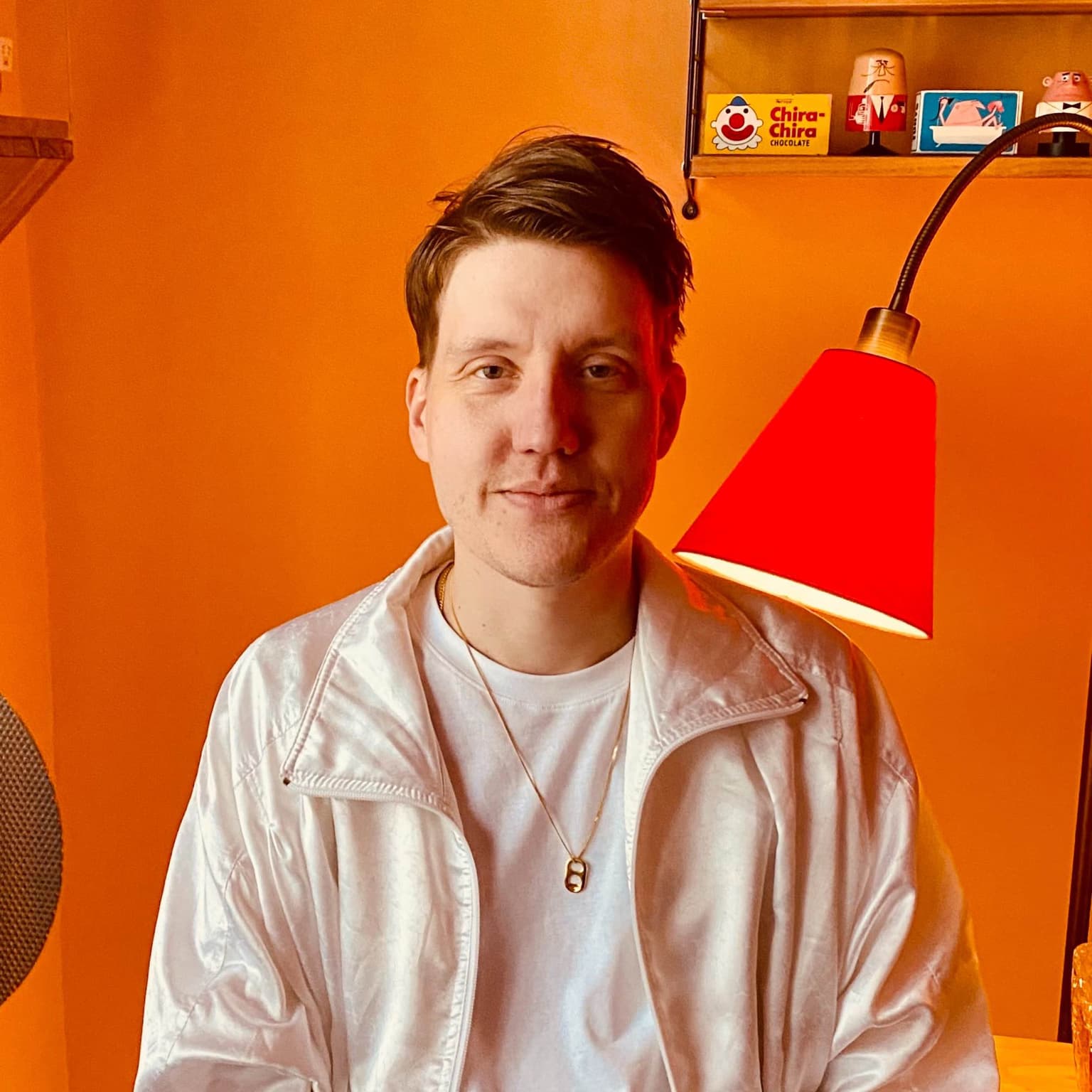 560. Mikael Yvesand om sin debutroman Häng city artwork