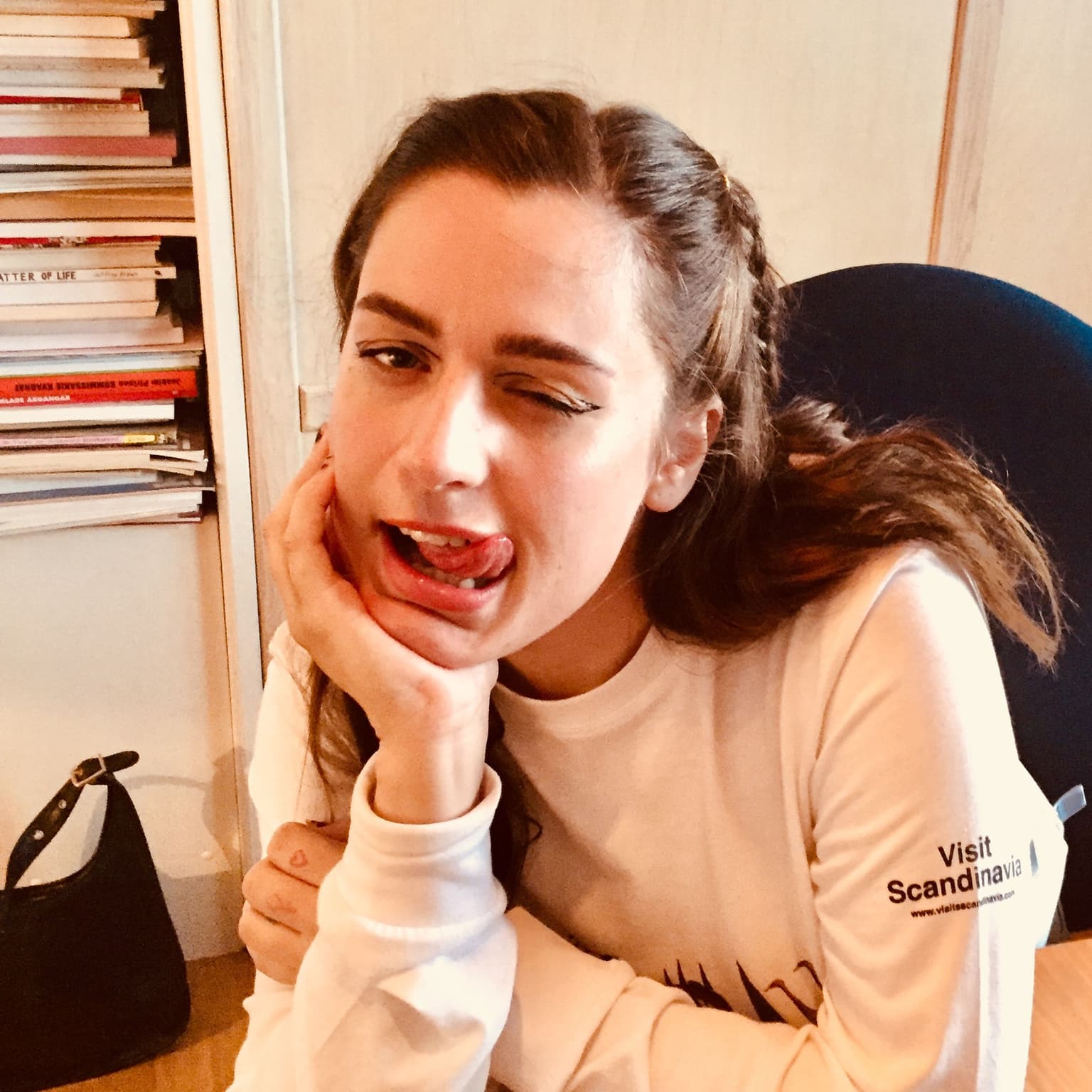 325. Moa Romanova om sin bok "Alltid fucka upp" artwork
