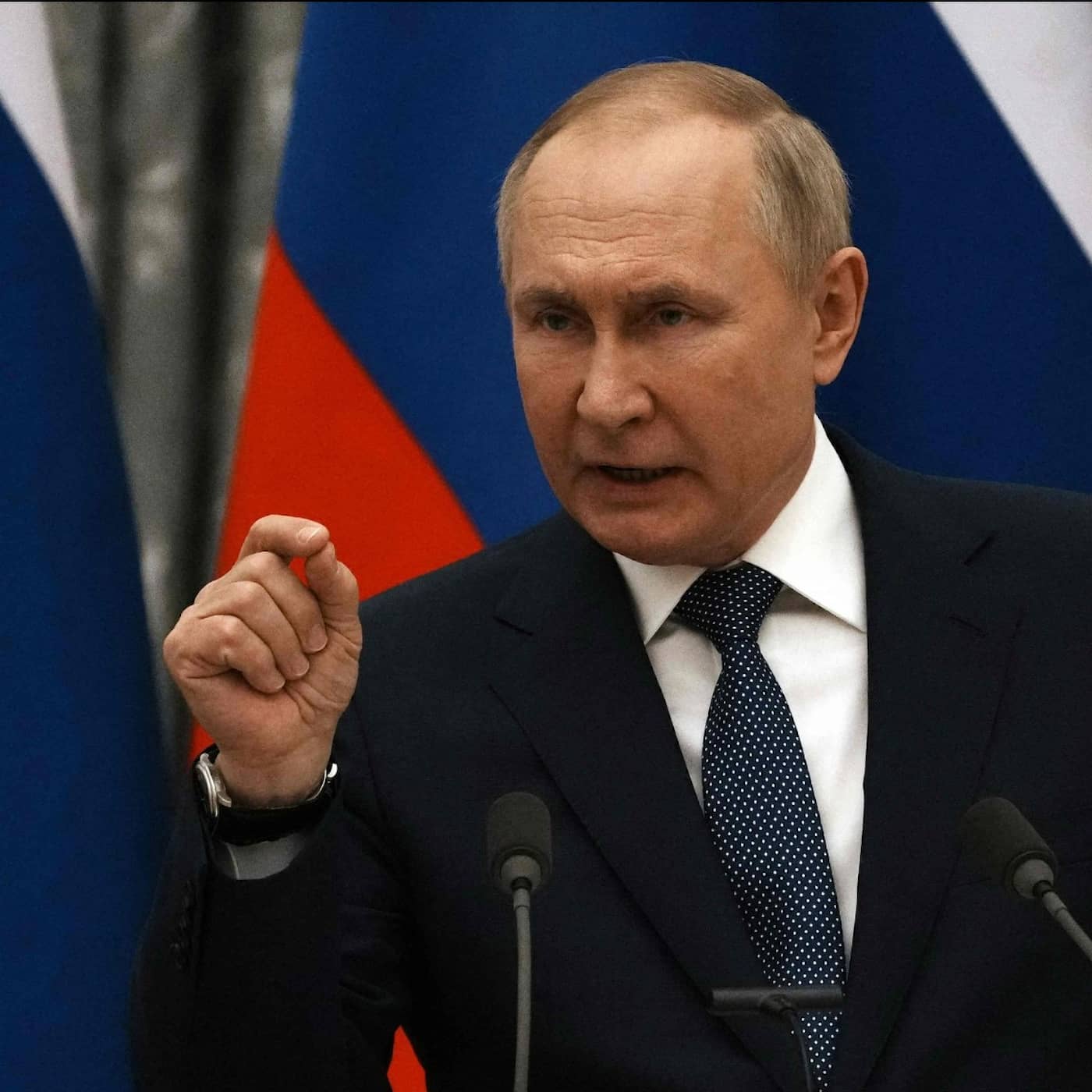 Pengarna bakom Putins krigshot artwork