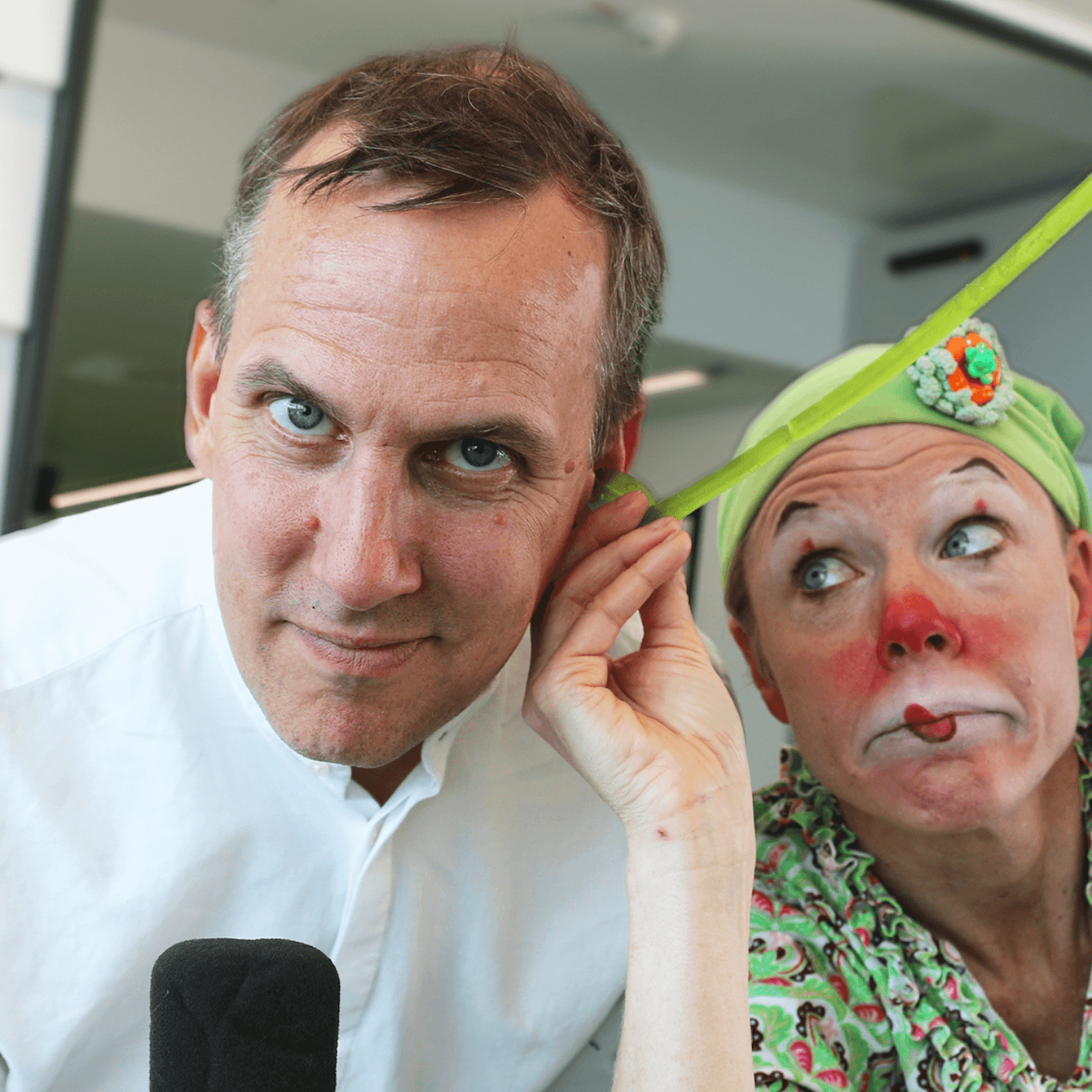 Radiokorrespondenternas talkshow med Johan Bergendorff: tema LARV artwork