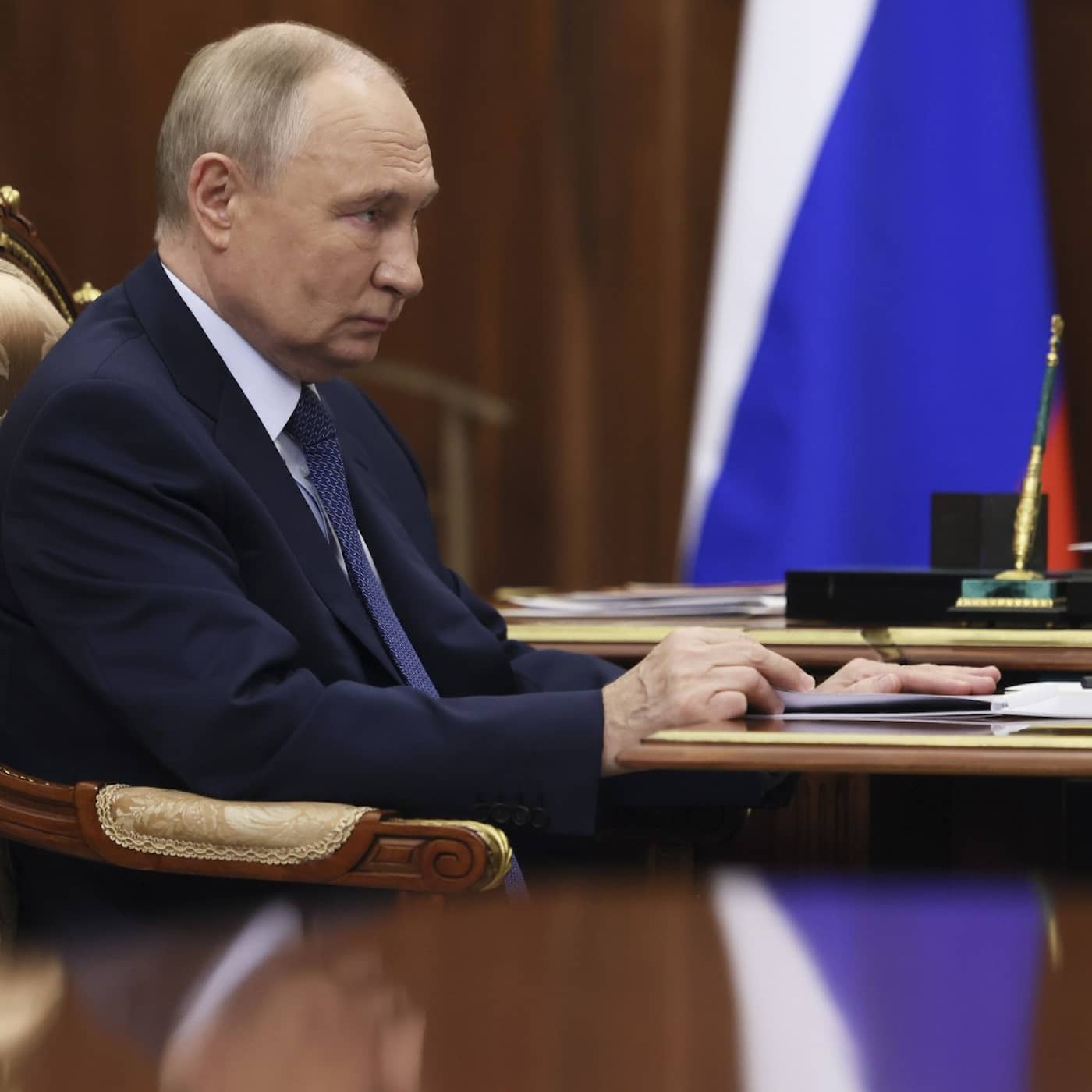 Kravet från Putin – absolut lojalitet artwork