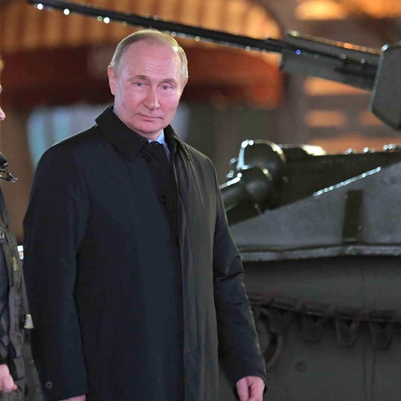 Så nära är omvärlden att dras in i Putins krig artwork