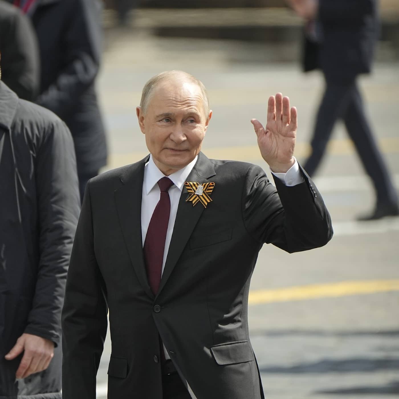 Efter attackerna – nu stärks säkerheten runt Putin artwork
