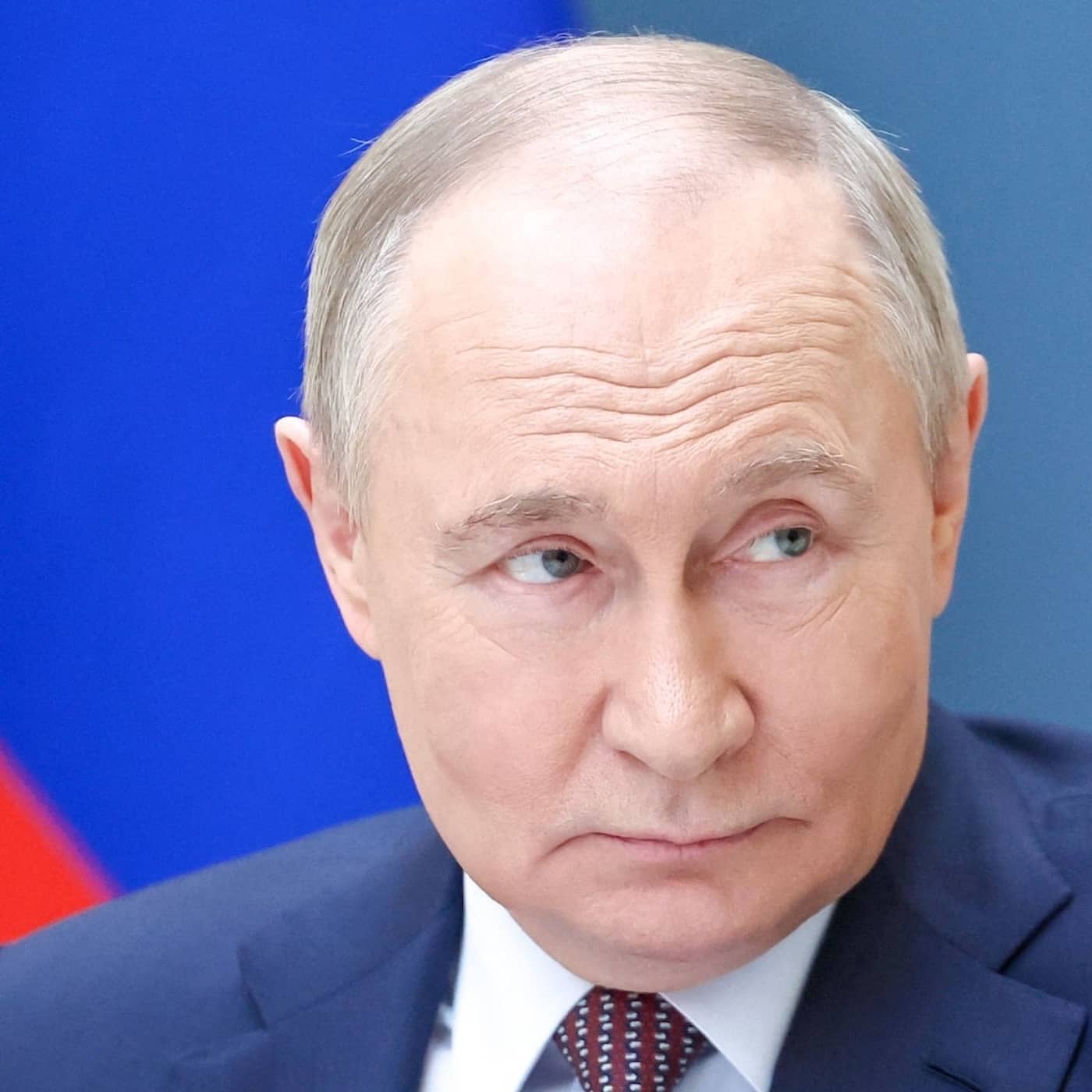 Alla blickar riktas mot Putin artwork