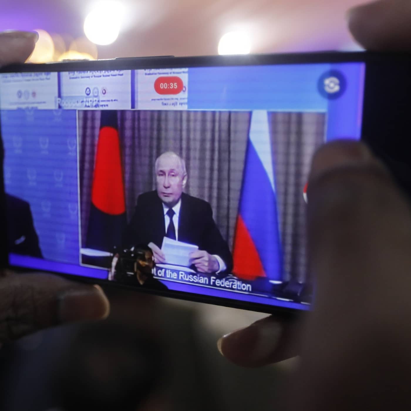 Putin släcker internet – skyller på drönare artwork