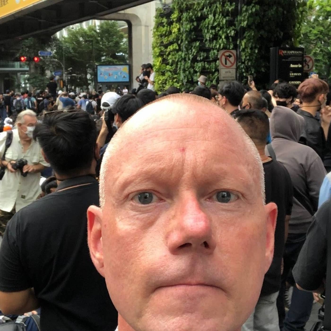 Peder Gustafsson om motsättningar runt Thailands kungahus och krisande ekonomi artwork