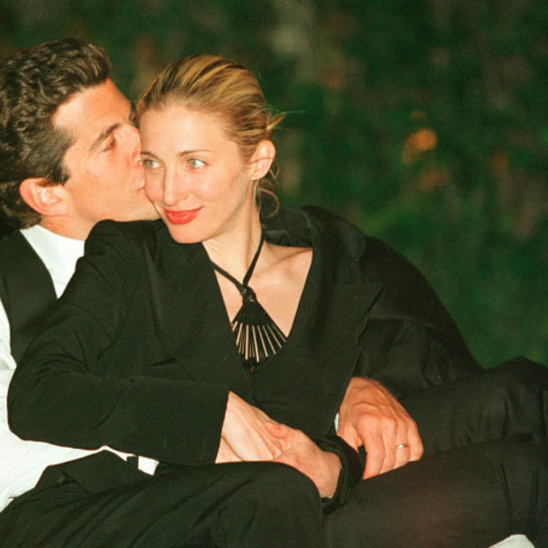 Remember When... JFK Jr and Carolyn Bessette were papped? artwork
