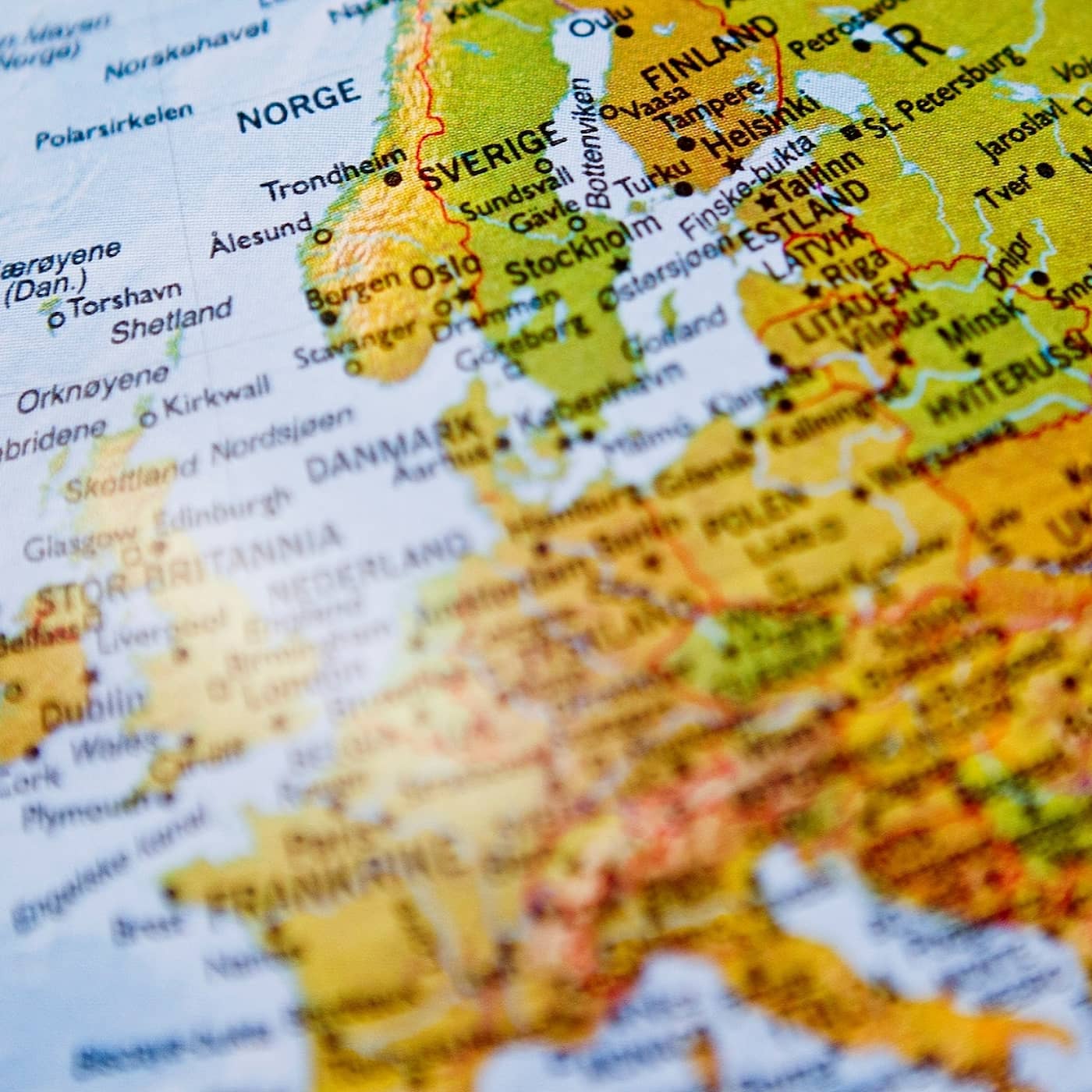 Slaget om Europa II - knähundar, vasaller och fattighjon? artwork
