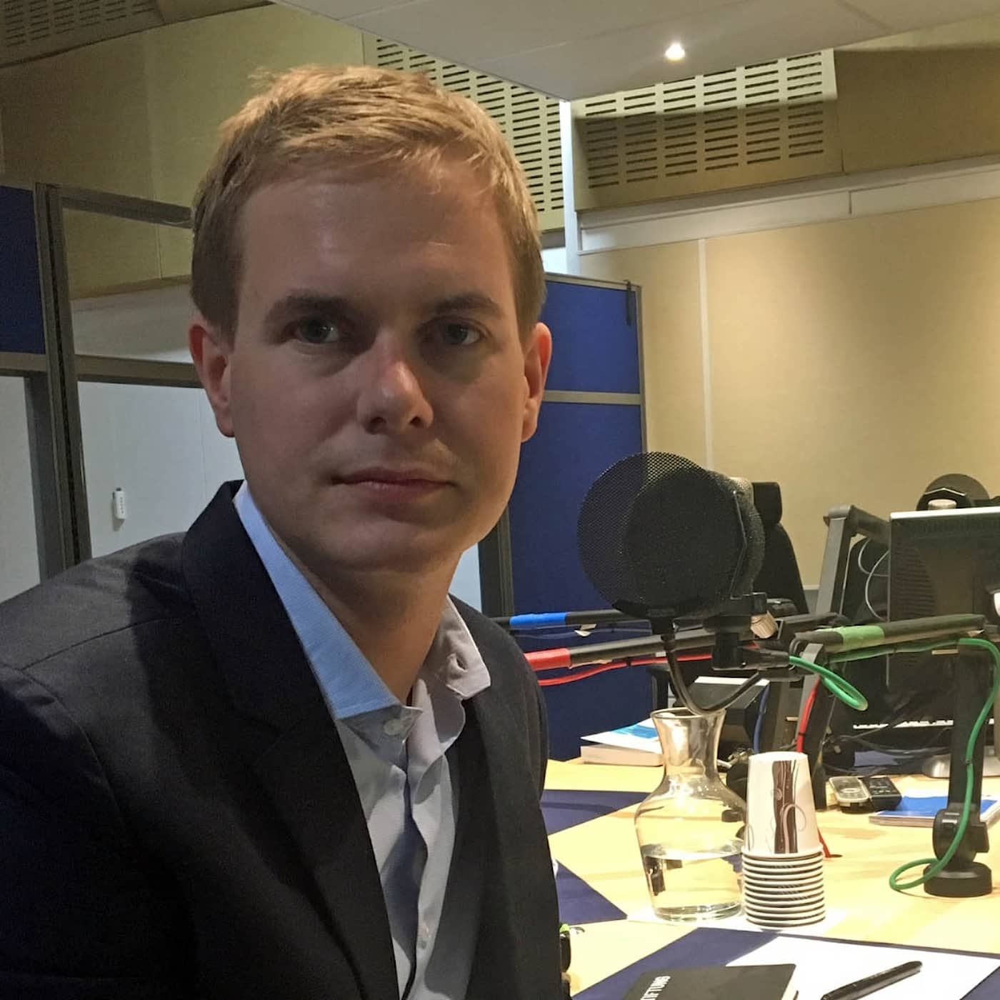 Hur ska det vända för miljöpartiet Gustav Fridolin (MP)? artwork
