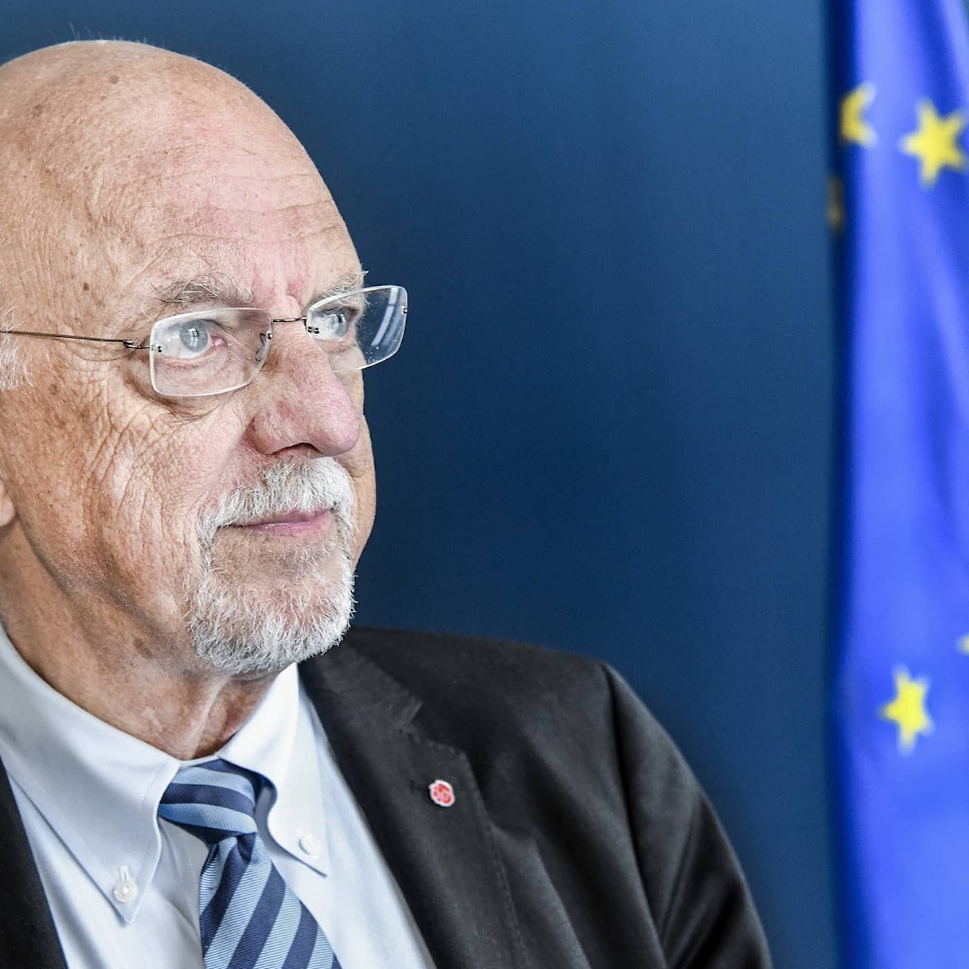 Varför samarbetar inte EU bättre under krisen, Hans Dahlgren (S)? artwork