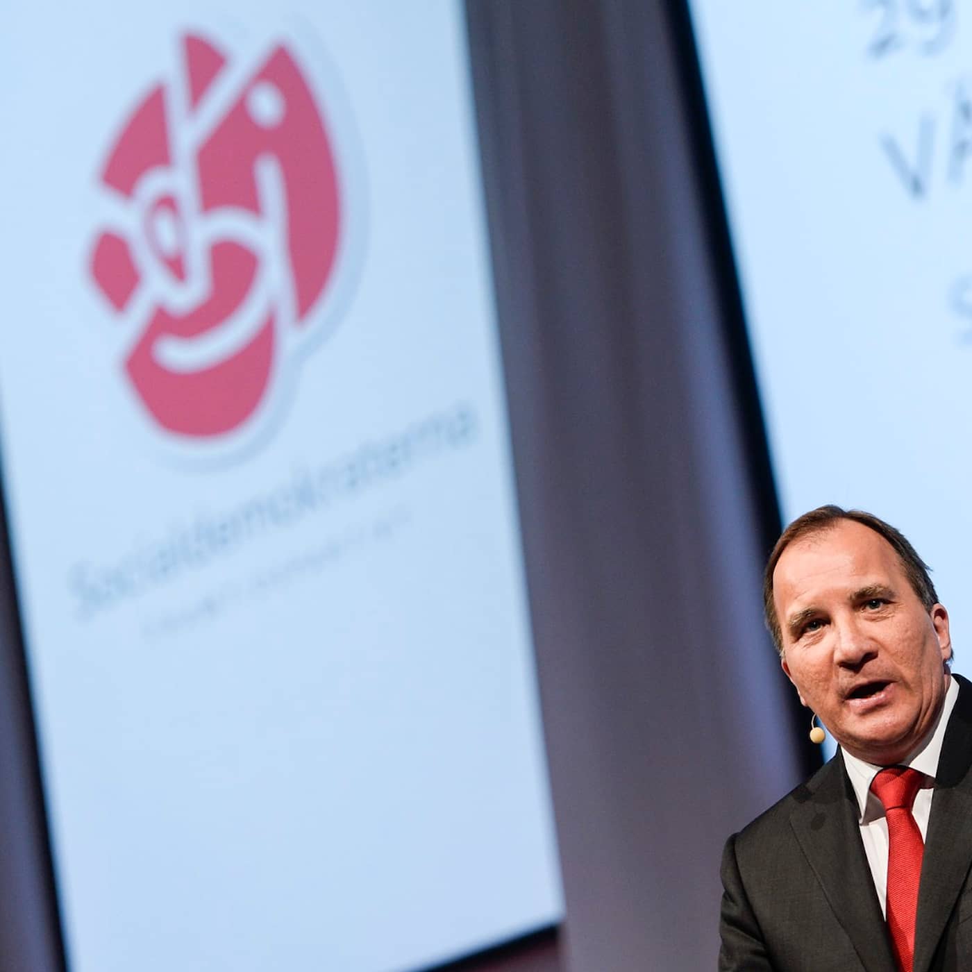 Stefan Löfven - balansgång på slak lina? artwork