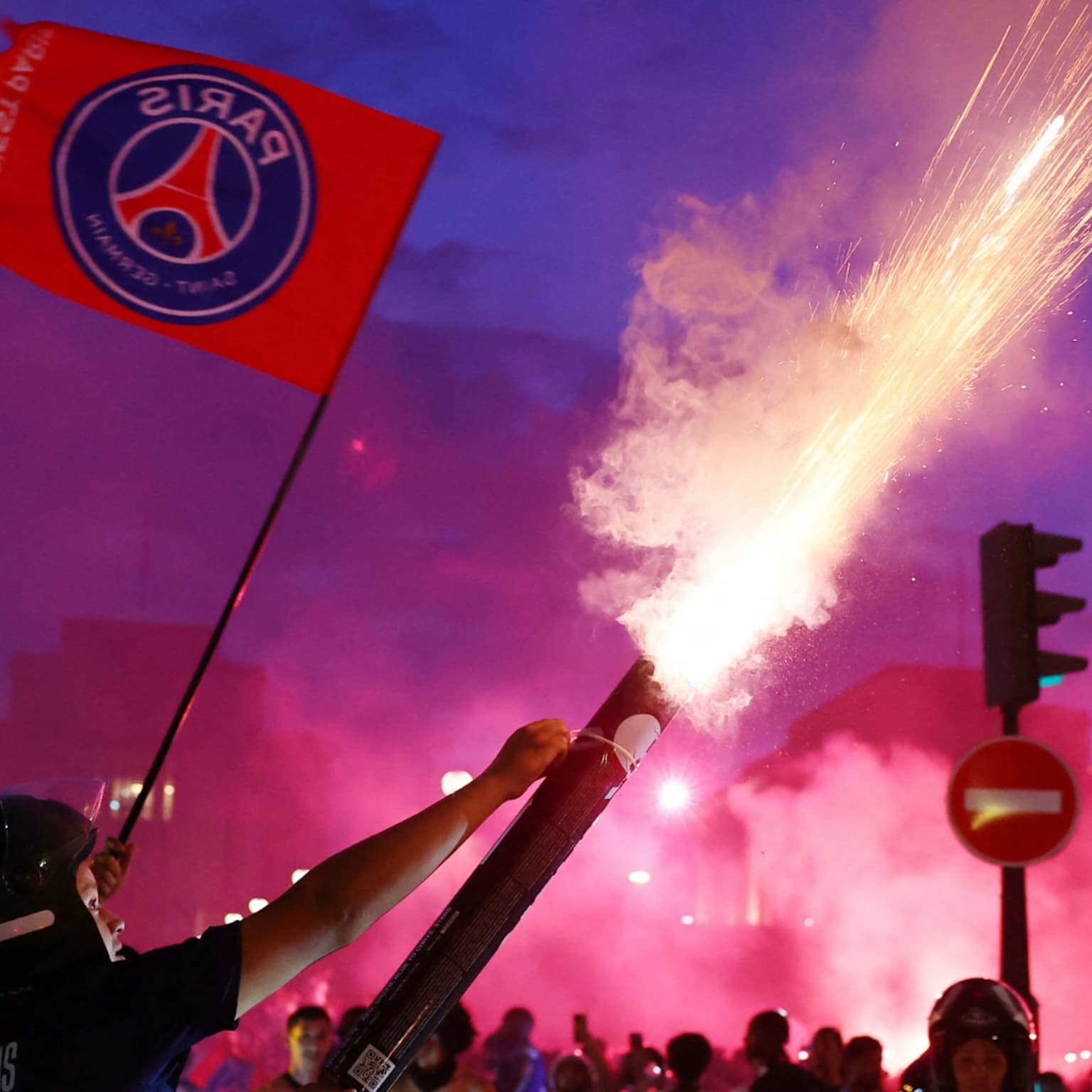 Fans rampage after Paris St-Germain win Champions League artwork