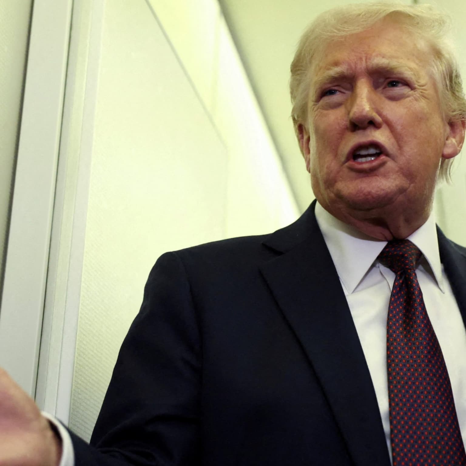 Trump says US-Iran deal to be signed on Sunday artwork