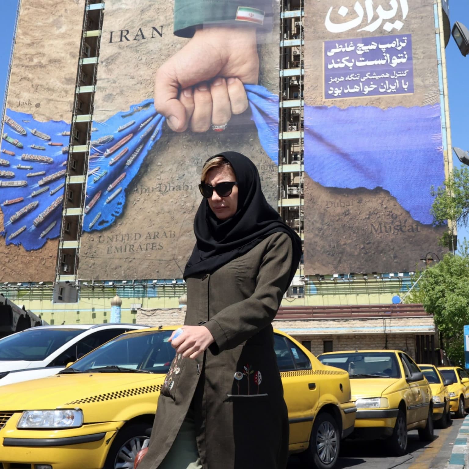 Iran warns it will block Gulf and Red Sea artwork
