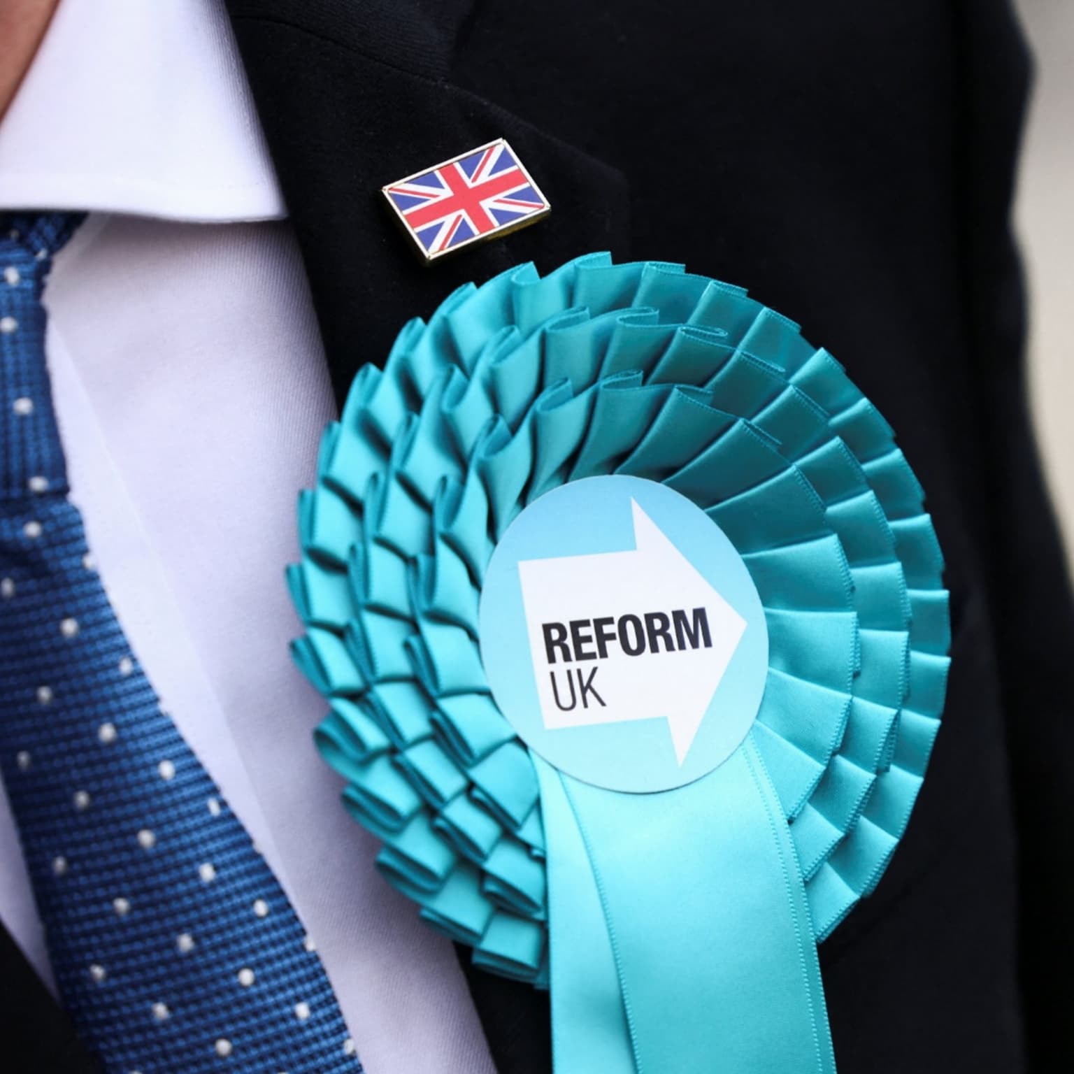 Right-wing populist party makes big gains in UK elections artwork