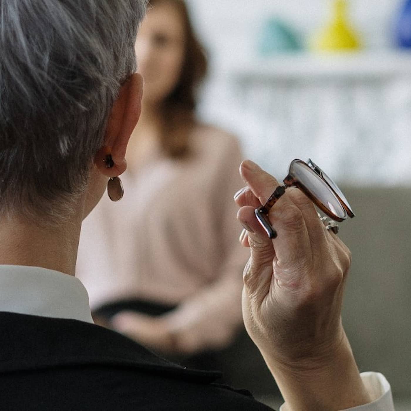 ”Jag är kär i min psykolog” – om relationen i terapirummet artwork