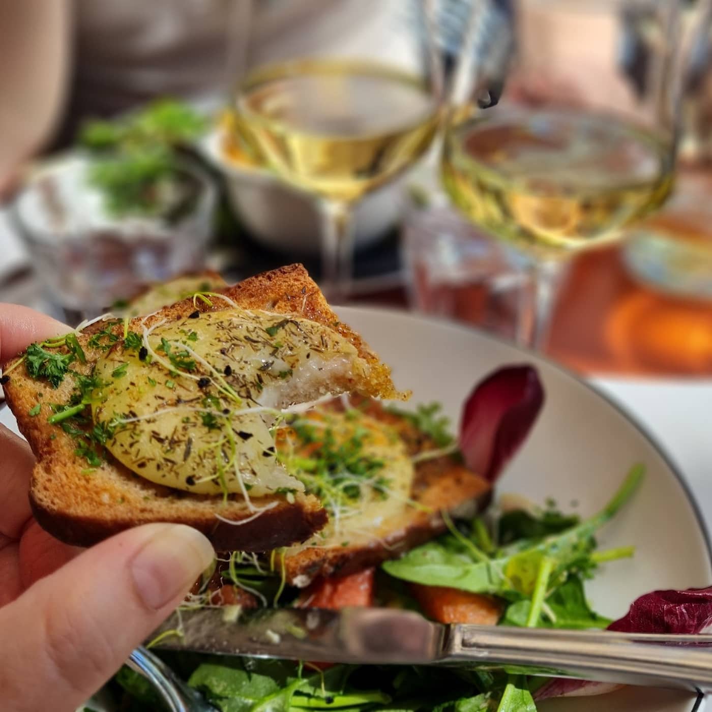 Vinlunch eller matlåda - så lunchar en europé artwork