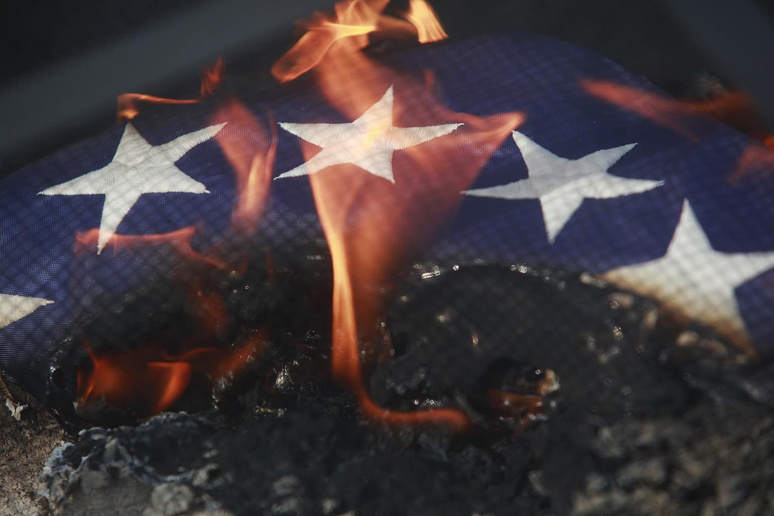 Little Fires Everywhere artwork