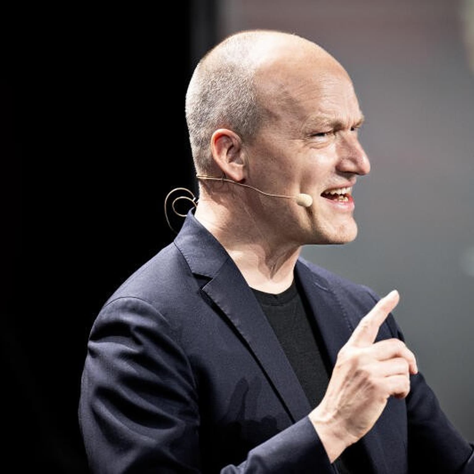 Nu forsøger Pelle Dragsted ikke at sige noget alt for socialistisk artwork