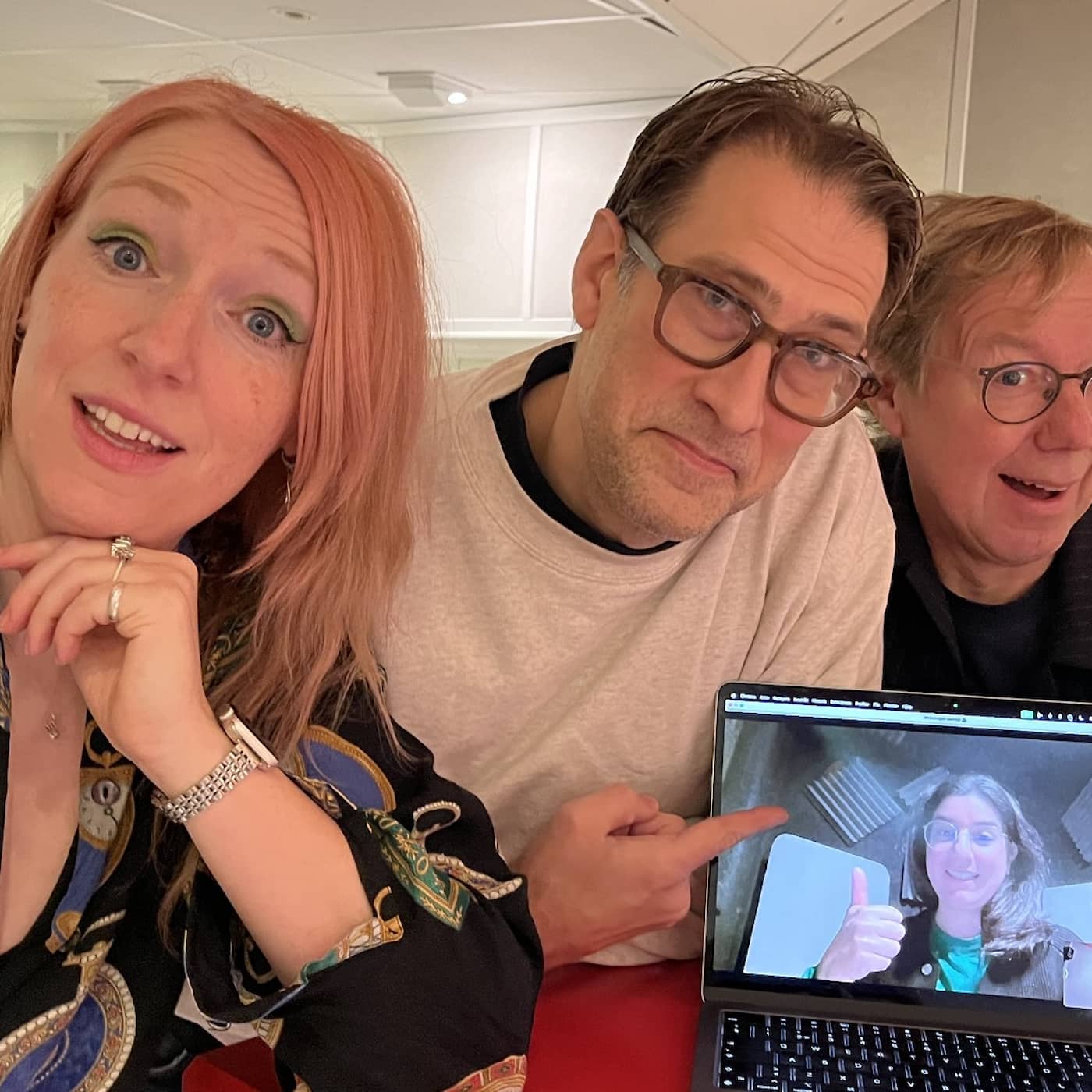 Dilan Apak: Är Chrippa en grekisk Gud? artwork