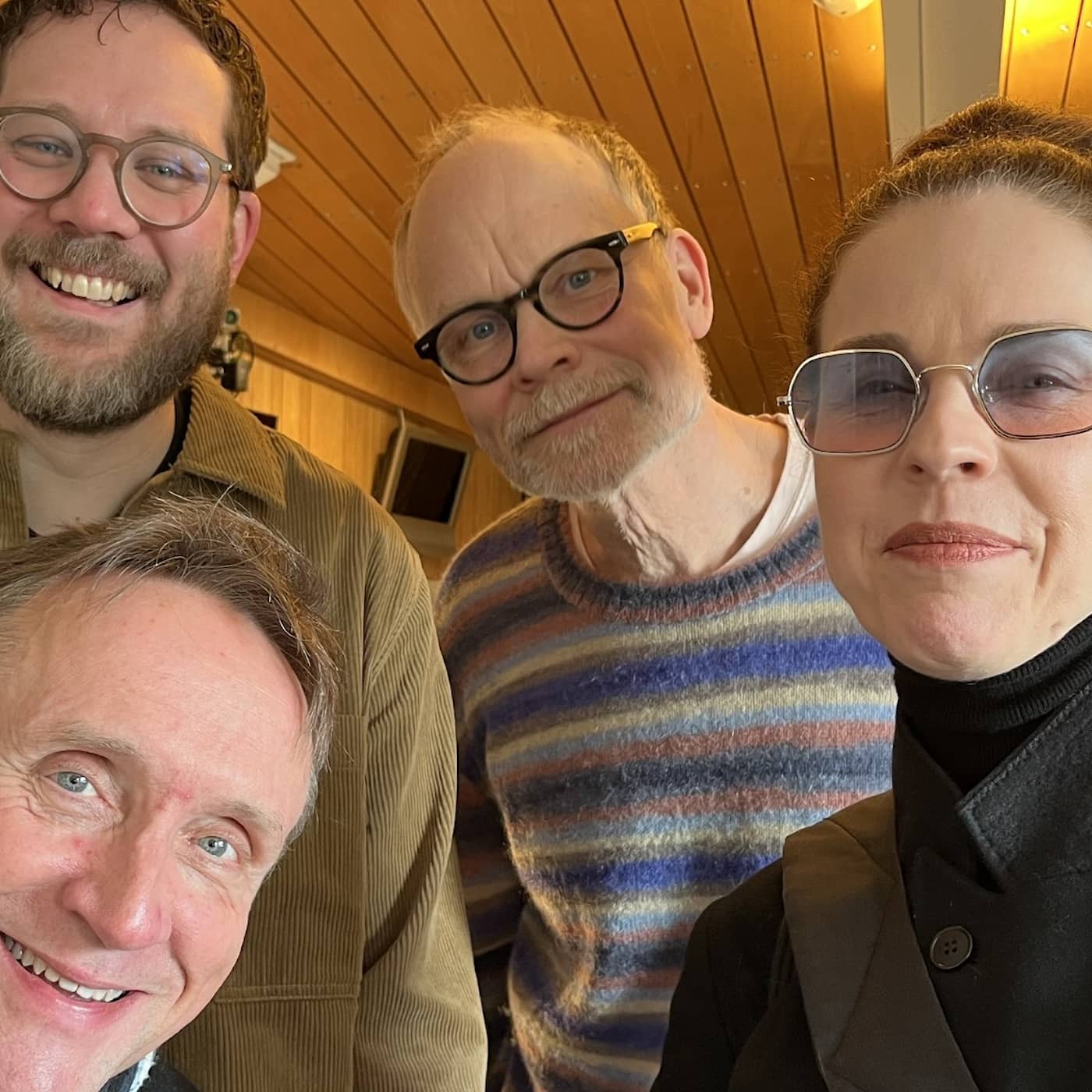 Göran ser dubbelgångare i Vita huset, Björn lyfter på foliehatten och Jessika sätter punkt. artwork