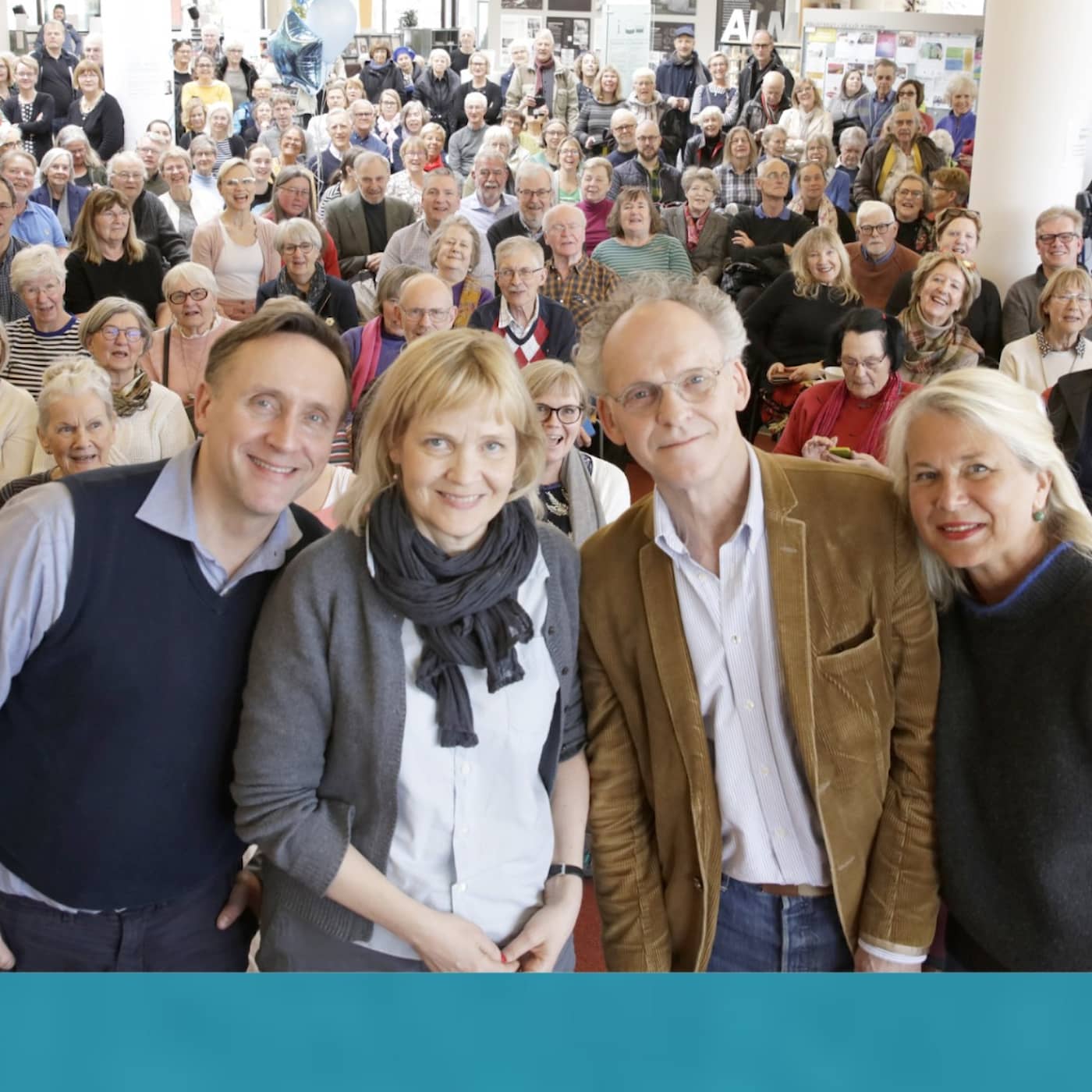 Fejsa framtiden, metan hela dan och möt verkligheten med selfiepinne! artwork