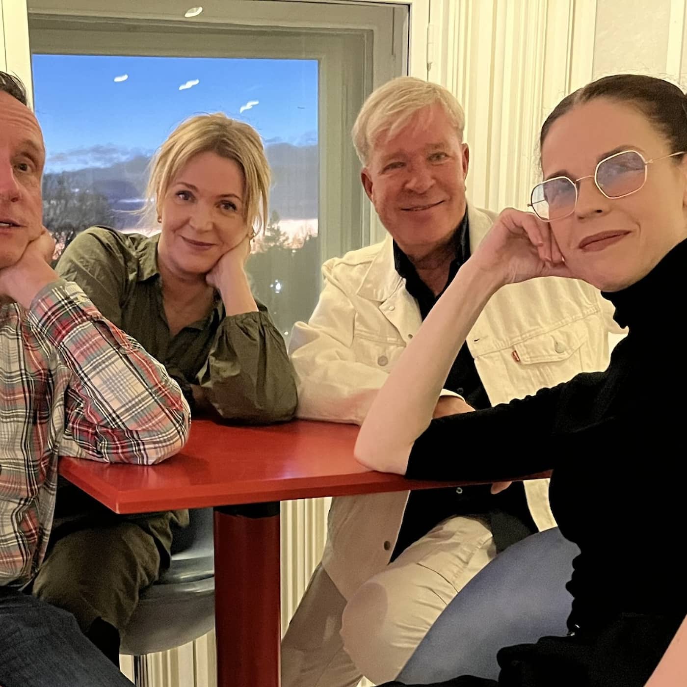 All I want for Christmas is tårar, Divor och divaner samt Mitt lilla face och jag artwork