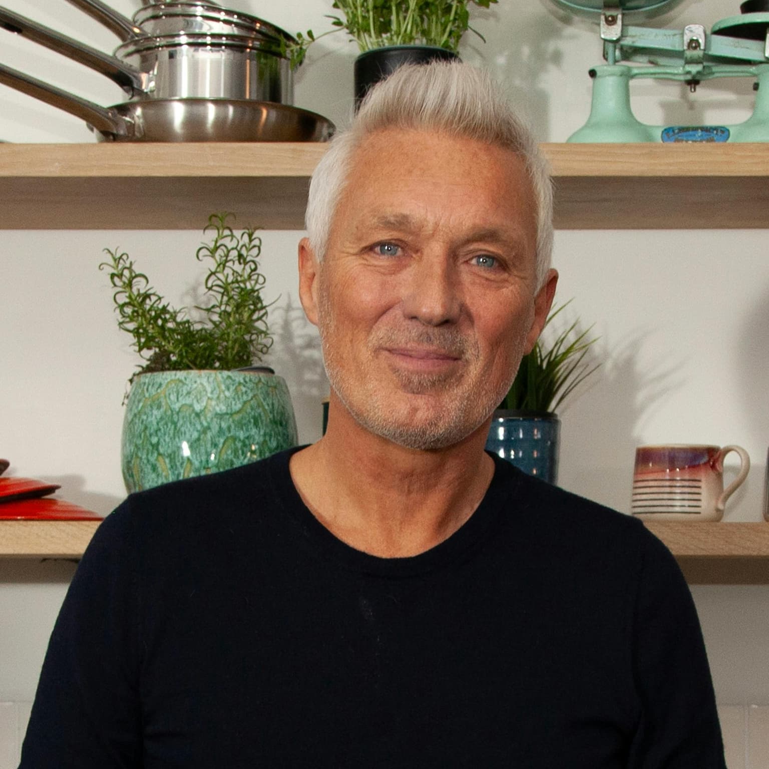 Martin Kemp and a creamy mushroom & cavolo nero pasta artwork