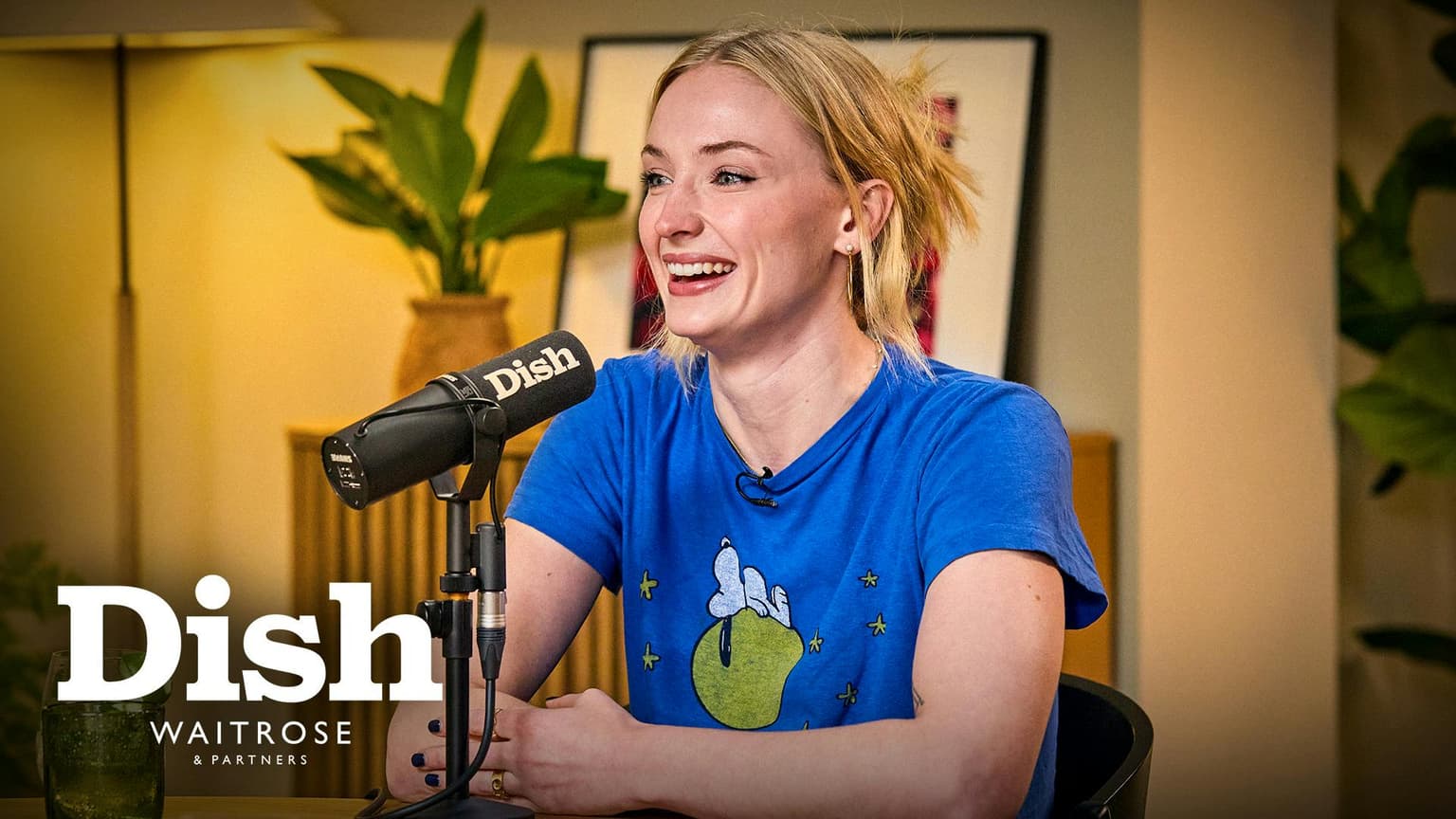 Sophie Turner, cheesy lemon spaghetti and a Pouilly-Vinzelles artwork