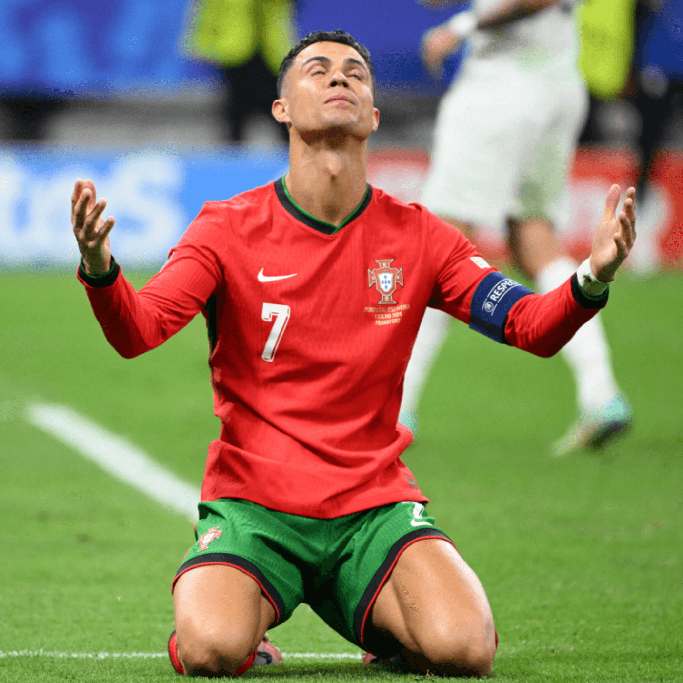 EUROTRIP: Ska han inte ta Ronaldo i örat? artwork