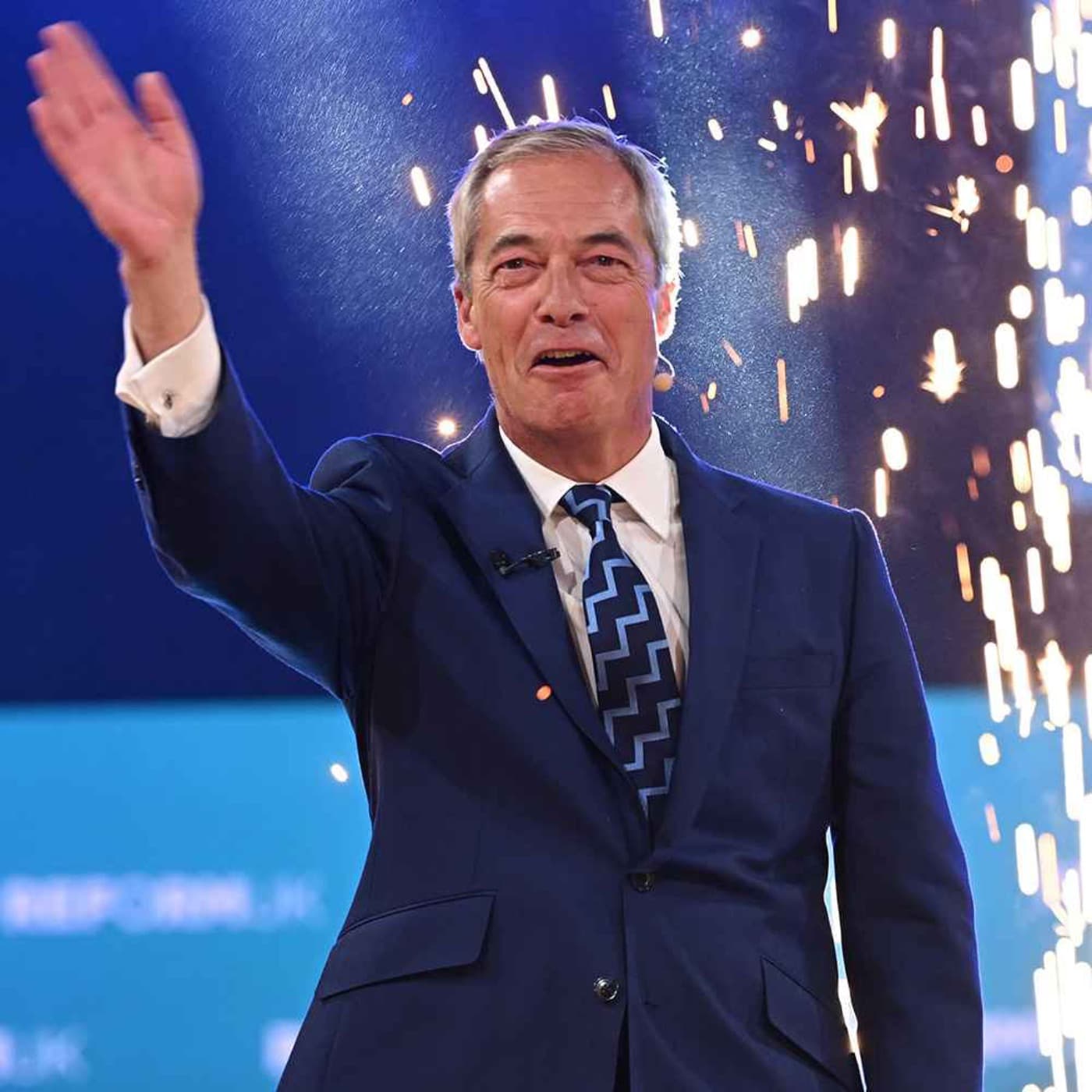 Farage rules as Rayner resigns artwork